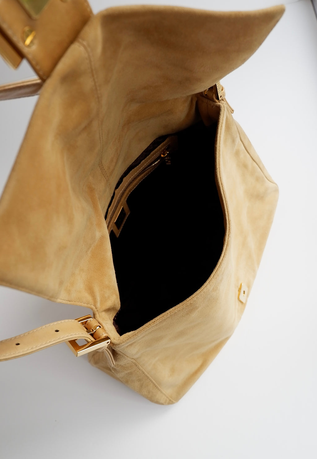 Sac à bandoulière Fendi Mamma Baguette en daim beige d'occasion authentique