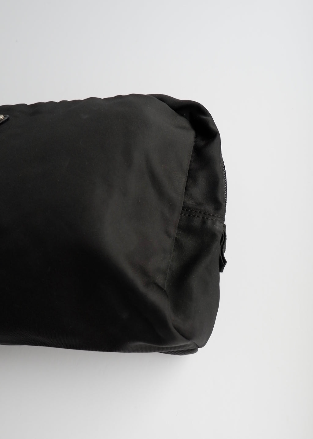 Authentique Pochette Prada Noire en Nylon Grand Modèle d'occasion