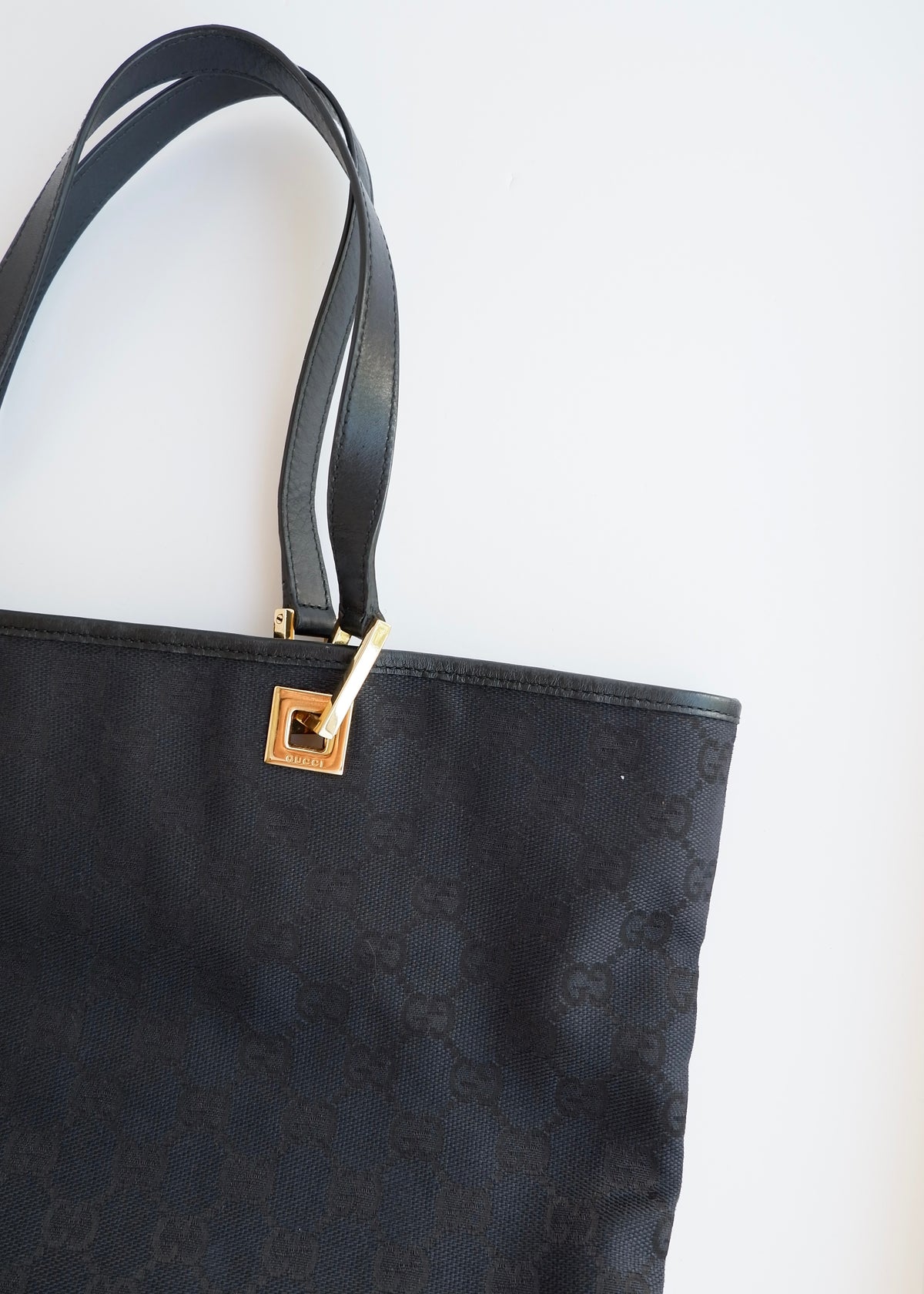 Preowned Gucci Black GG Canvas Shoulder Bag GHW