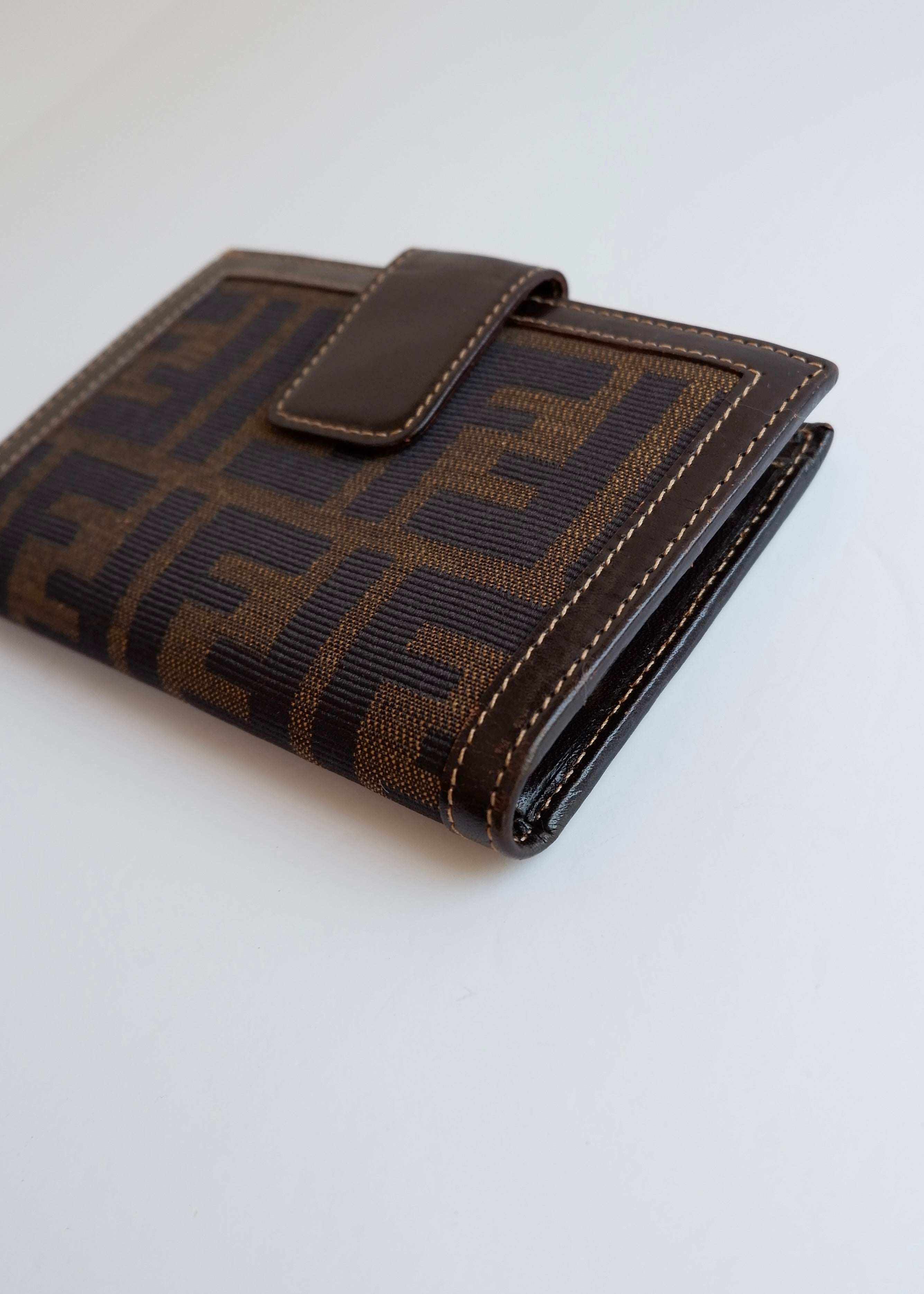 Preowned Vintage Fendi Brown Zucca Canvas/Leather Twist Lock Wallet