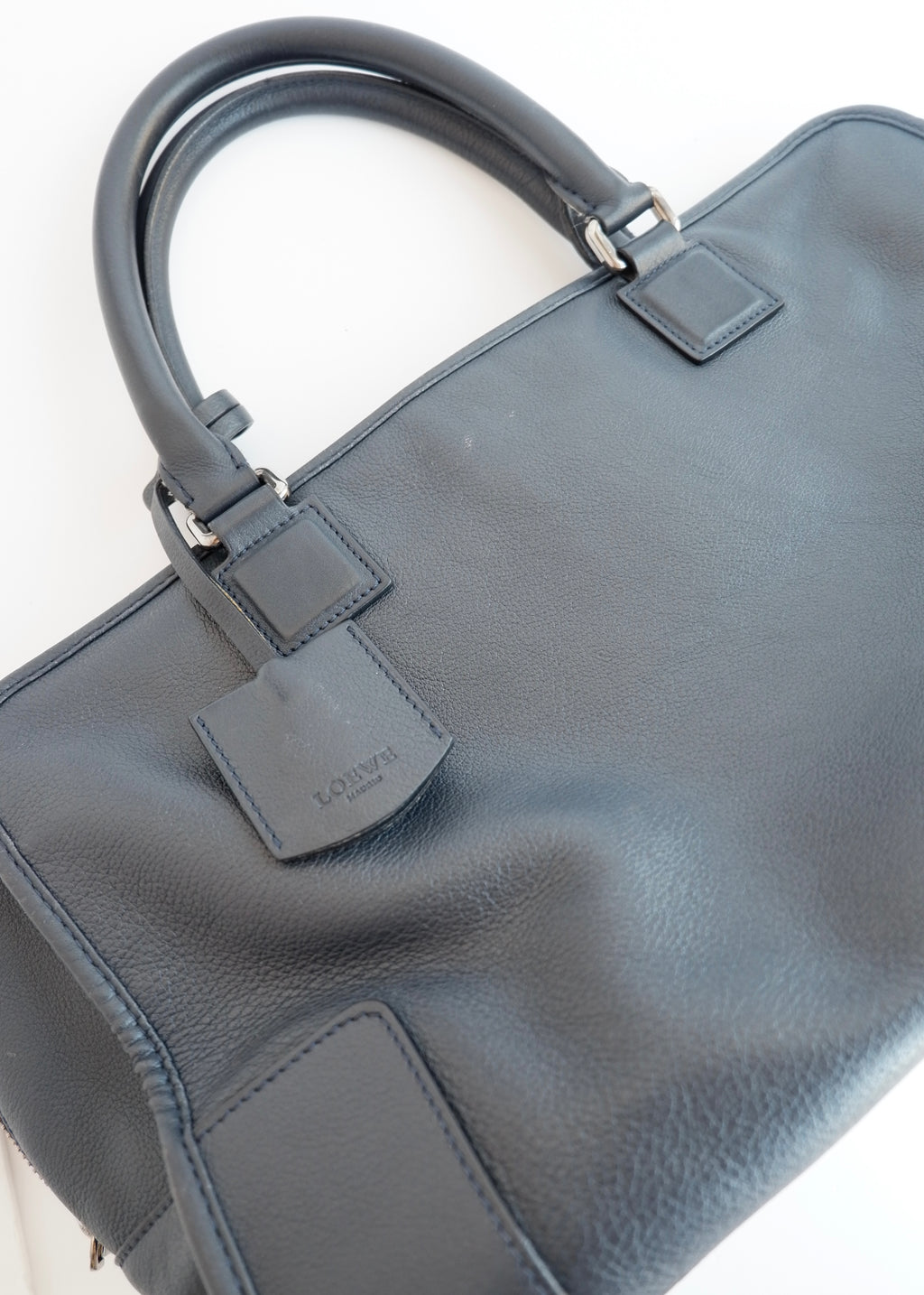 Sac à main Loewe Amazona authentique d'occasion en cuir bleu marine