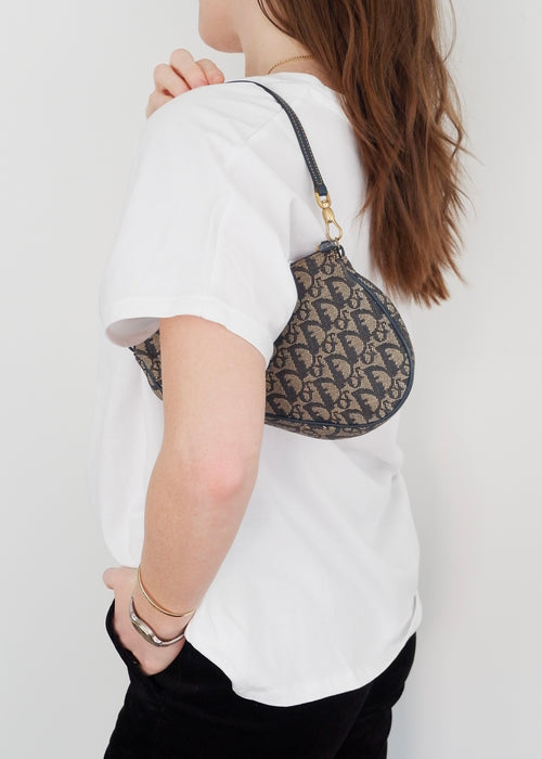 Sac Saddle Dior authentique d'occasion en toile oblique bleu marine