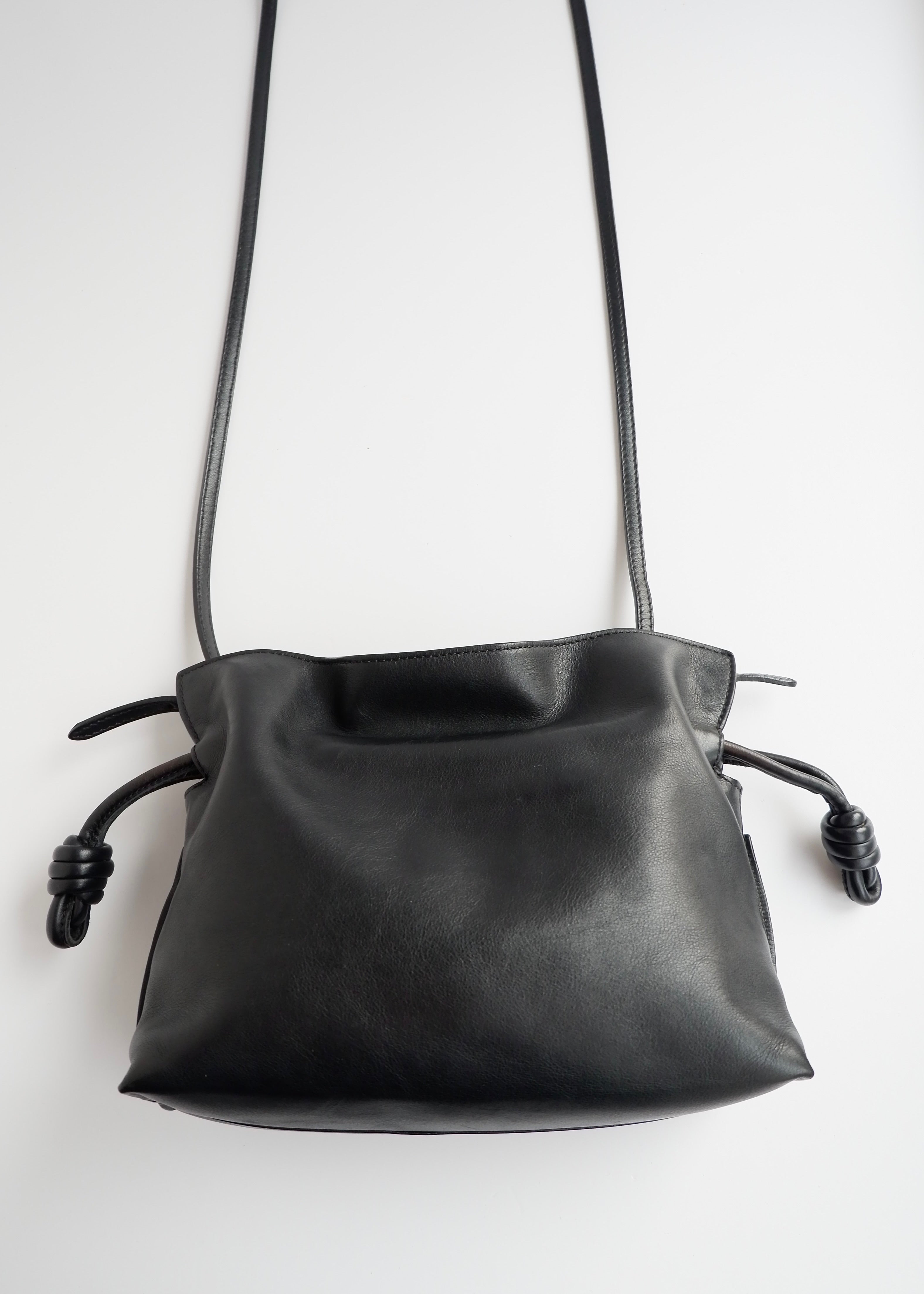 Pochette/sac bandoulière Loewe Flamenco Knot en cuir noir authentique d'occasion