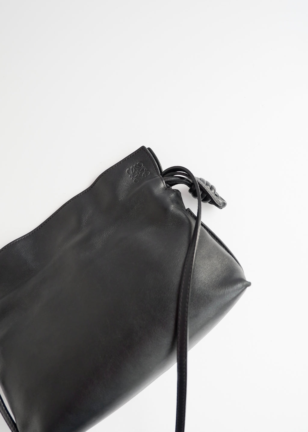 Pochette/sac bandoulière Loewe Flamenco Knot en cuir noir authentique d'occasion