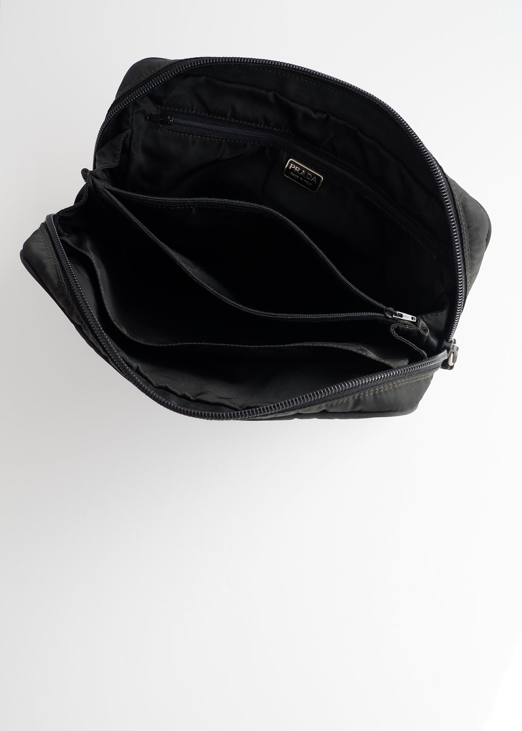 Pochette Prada authentique d'occasion en nylon noir