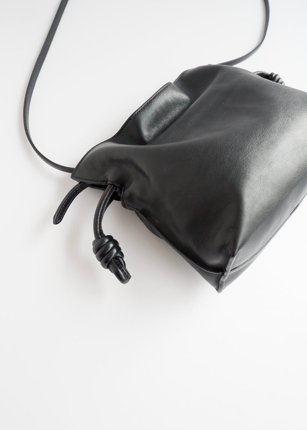 Pochette/sac bandoulière Loewe Flamenco Knot en cuir noir authentique d'occasion