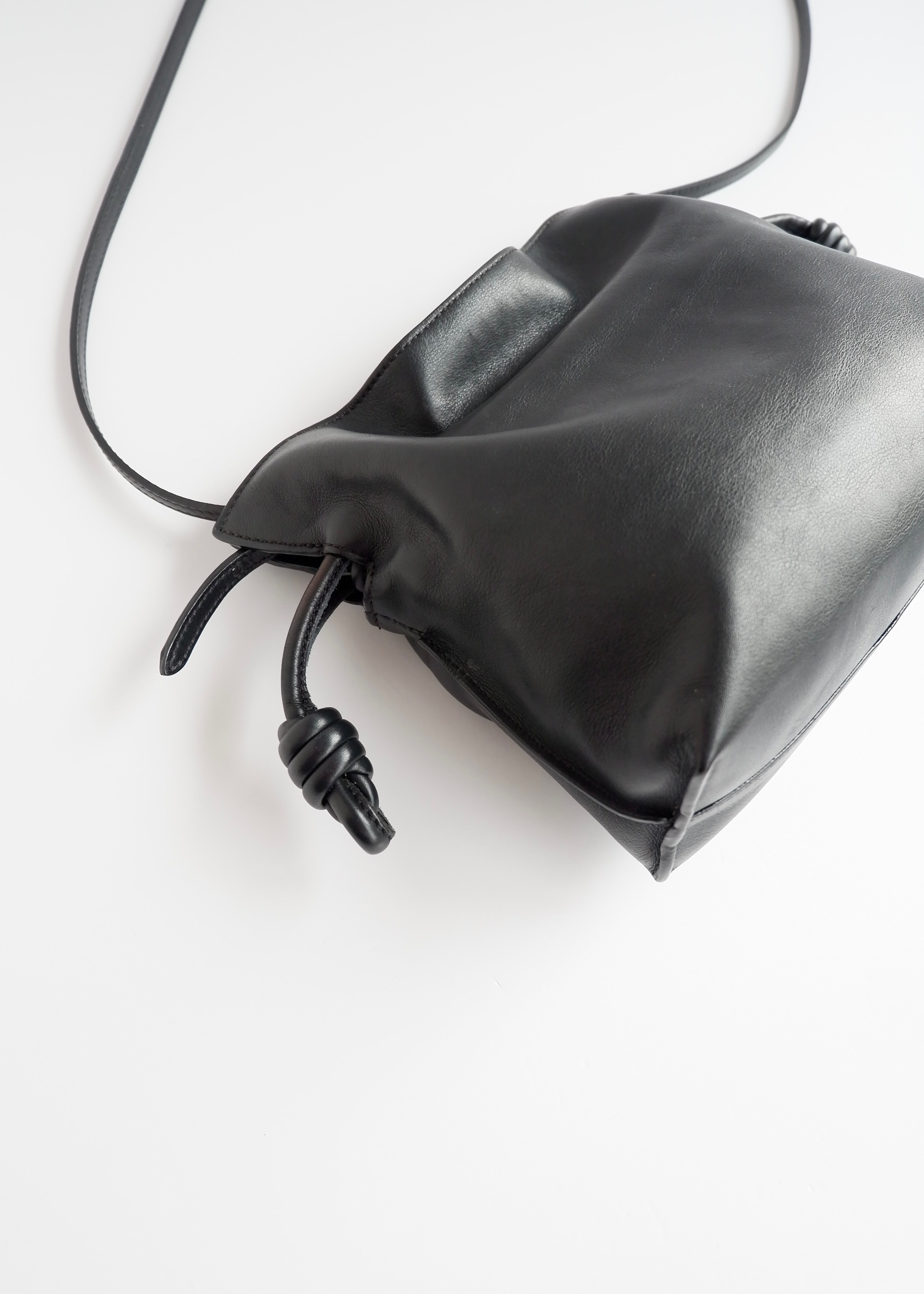 Pochette/sac bandoulière Loewe Flamenco Knot en cuir noir authentique d'occasion