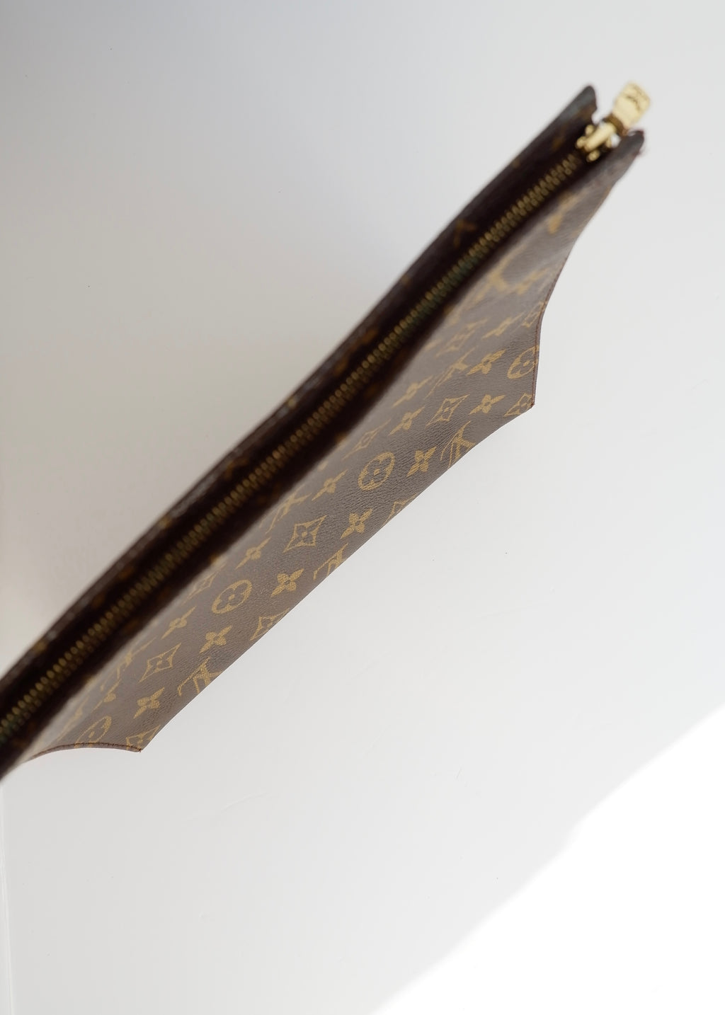 Authentique trousse de toilette monogramme Louis Vuitton d'occasion 26