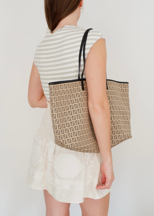 Authentique sac fourre-tout Fendi Zucchino noir d'occasion