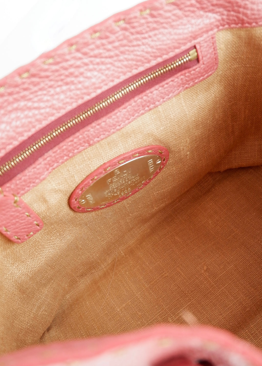 Sac à main Fendi Selleria en cuir rose authentique d'occasion, petite taille