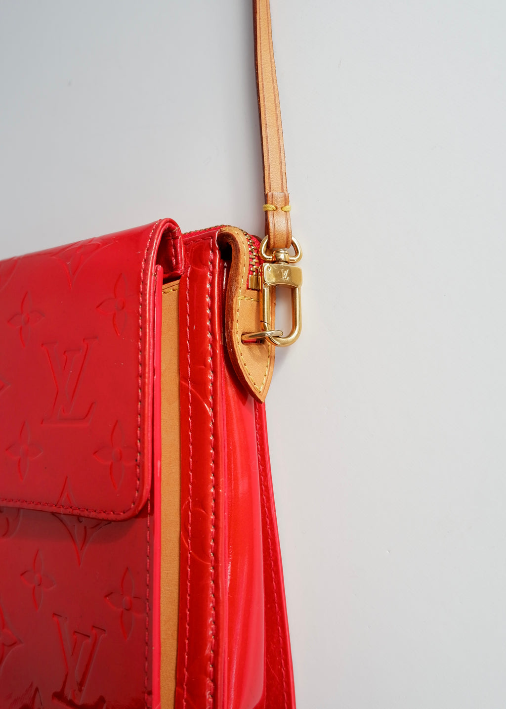 Sac bandoulière Louis Vuitton Monogram Mott Vernis Rouge Authentique d'occasion