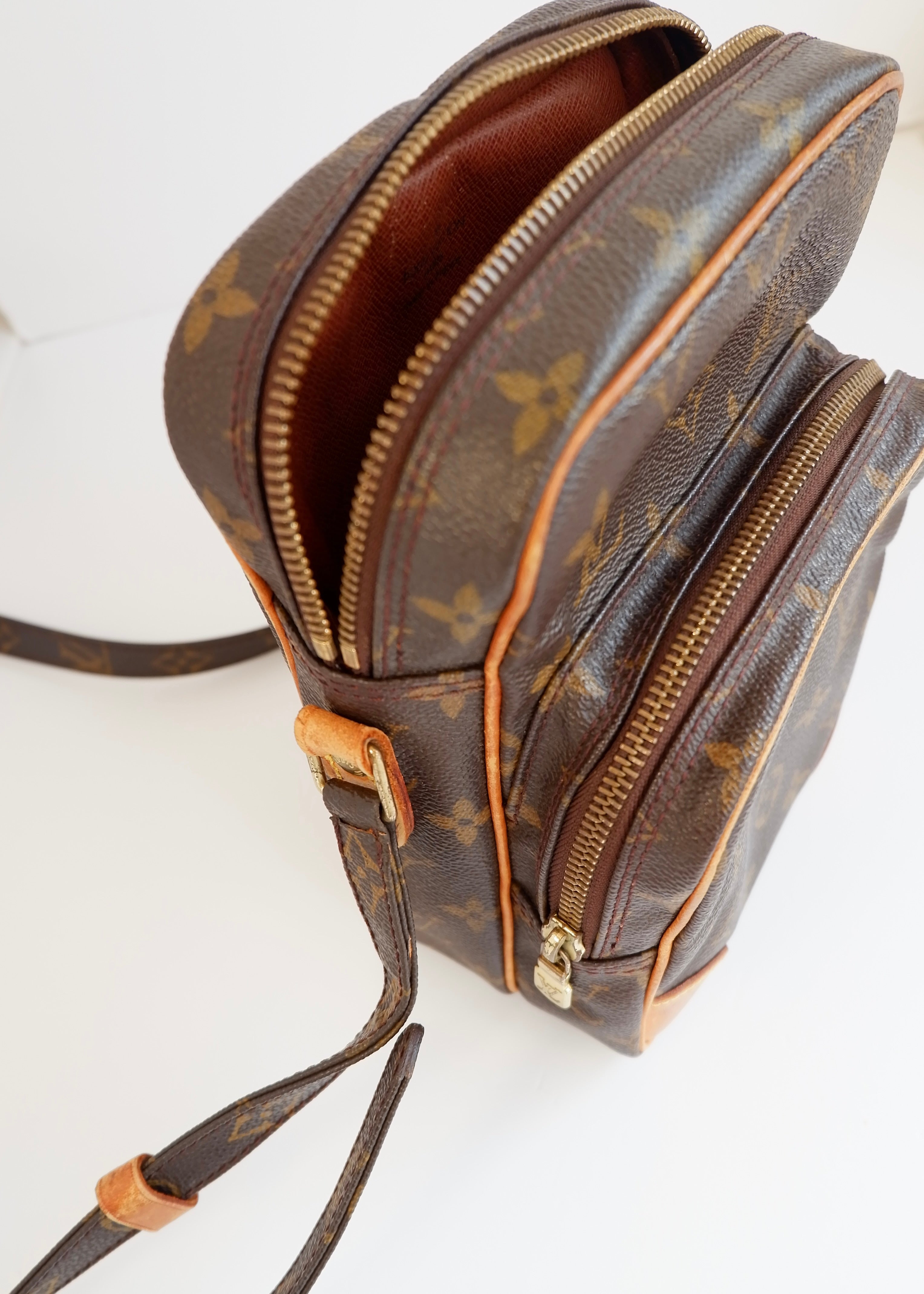 Sac bandoulière Louis Vuitton Amazone Monogram authentique d'occasion