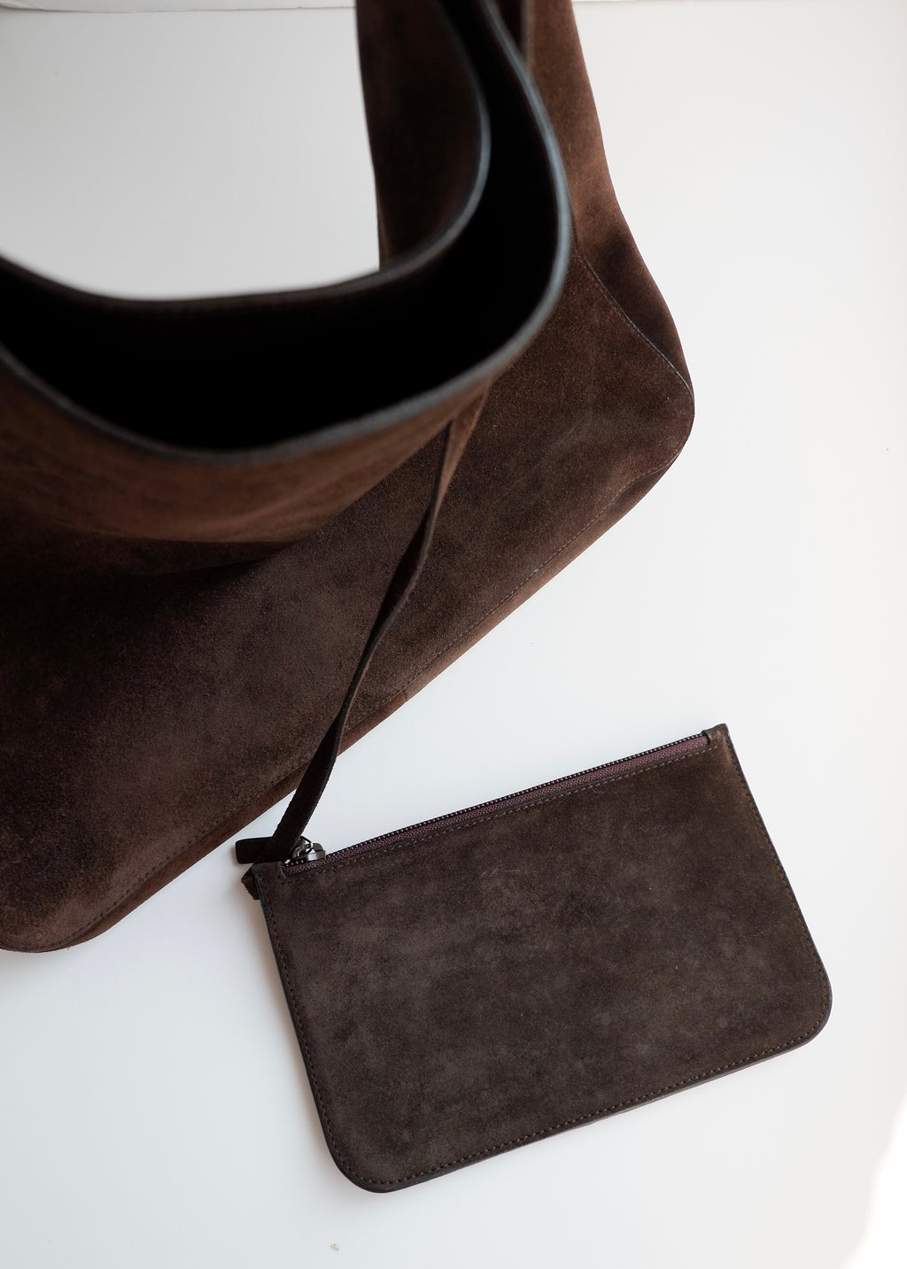 Sac à bandoulière Gucci d'occasion authentique en daim marron avec pochette