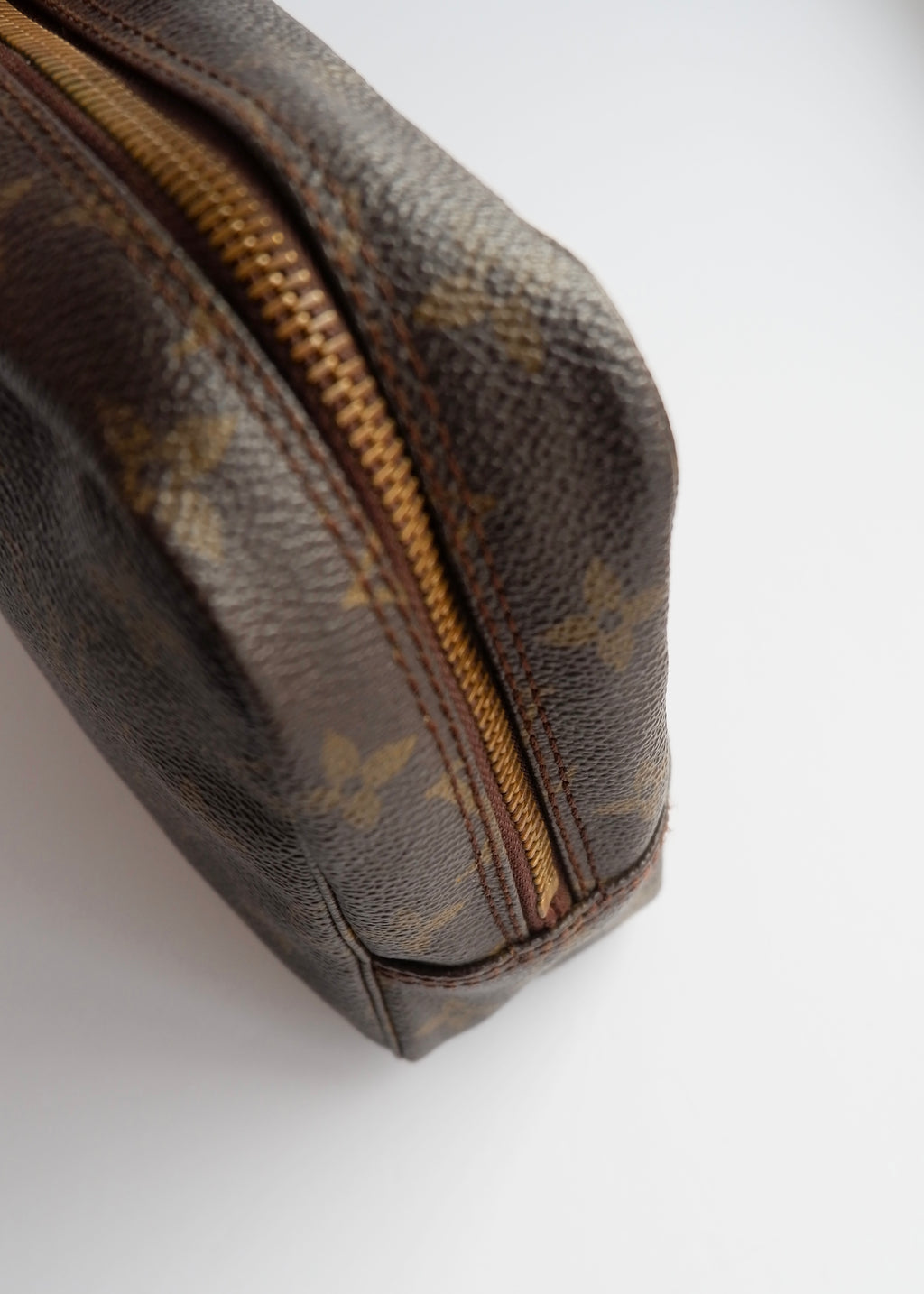 Authentique sac de toilette Louis Vuitton Monogram petite taille, d'occasion, vintage