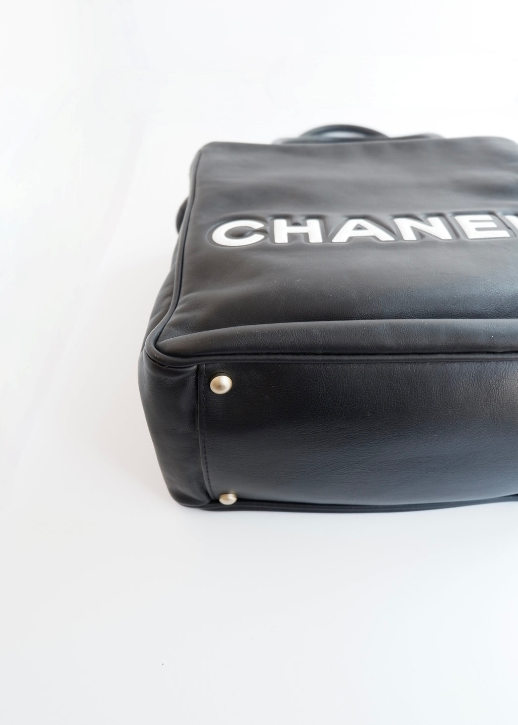 Preowned Chanel Black Leather Camellia Logo Tote Shoulder Bag