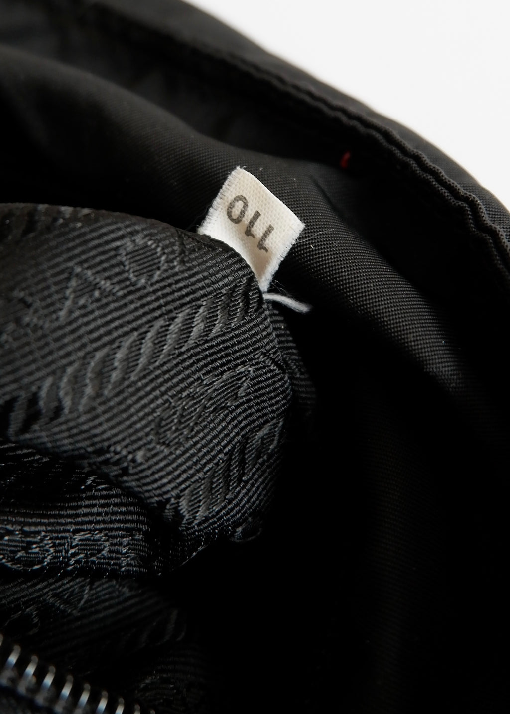 Authentique fourre-tout en nylon noir Prada d'occasion