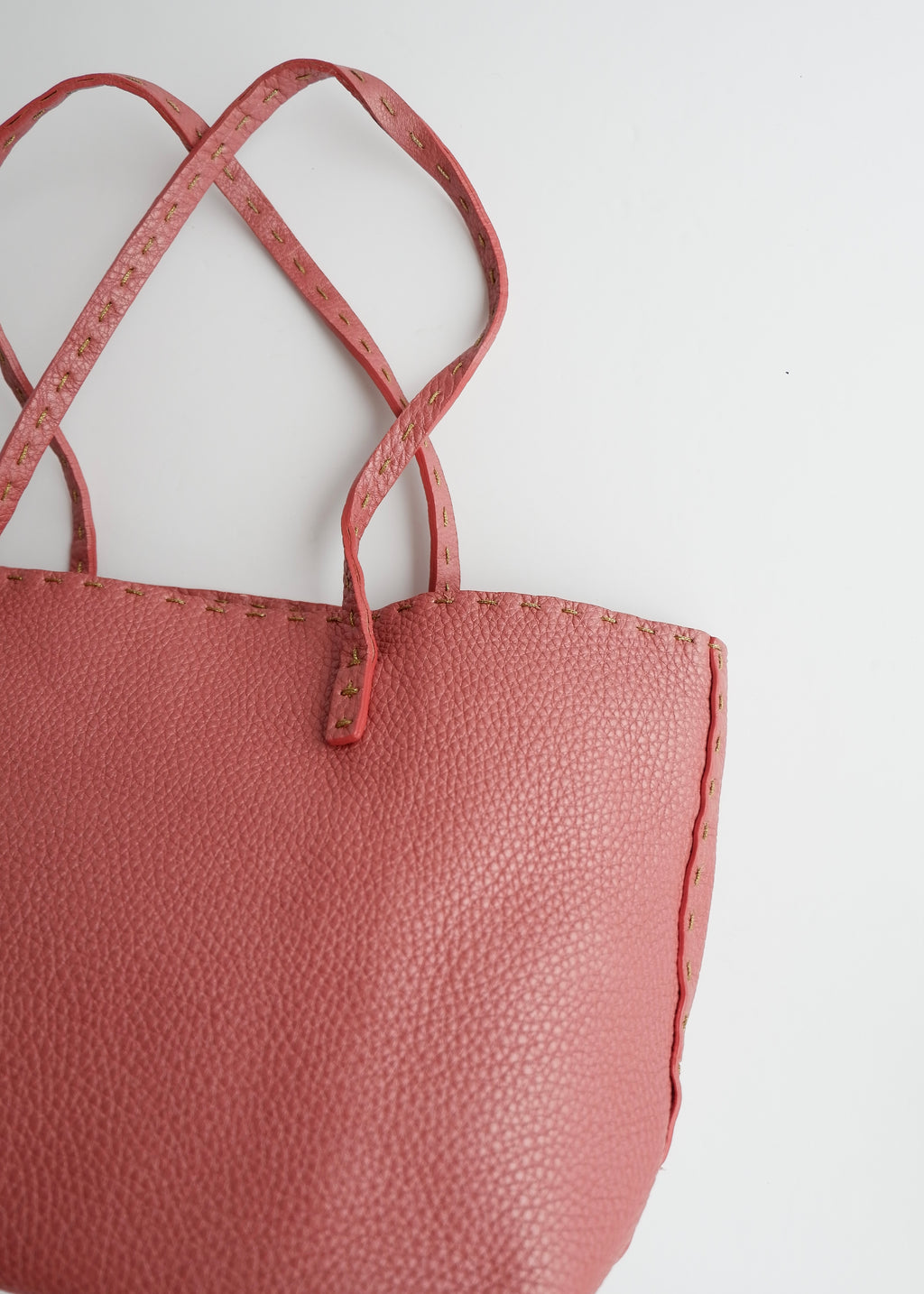 Sac à main Fendi Selleria en cuir rose authentique d'occasion, petite taille