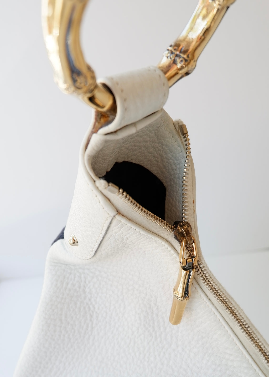 Preowned Gucci White Leather Sherry Line Hobo Shoulder Bag