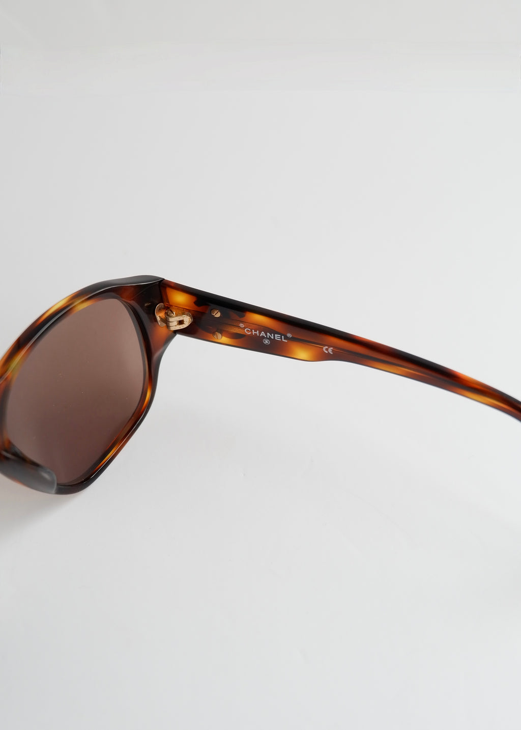 Preowned Chanel	Brown Tortoise CC Logo Sunglasses