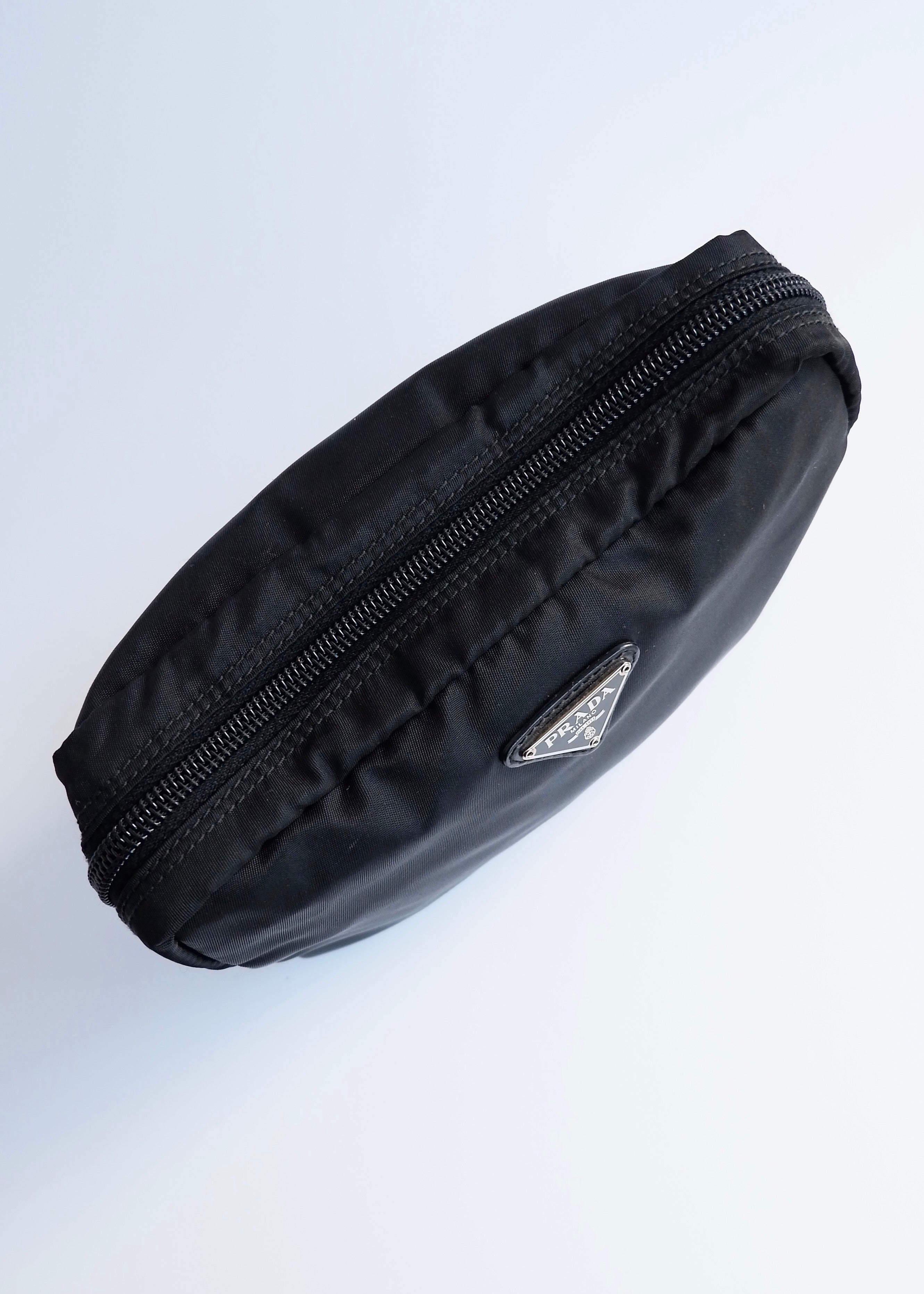 Pochette Prada authentique d'occasion en nylon noir