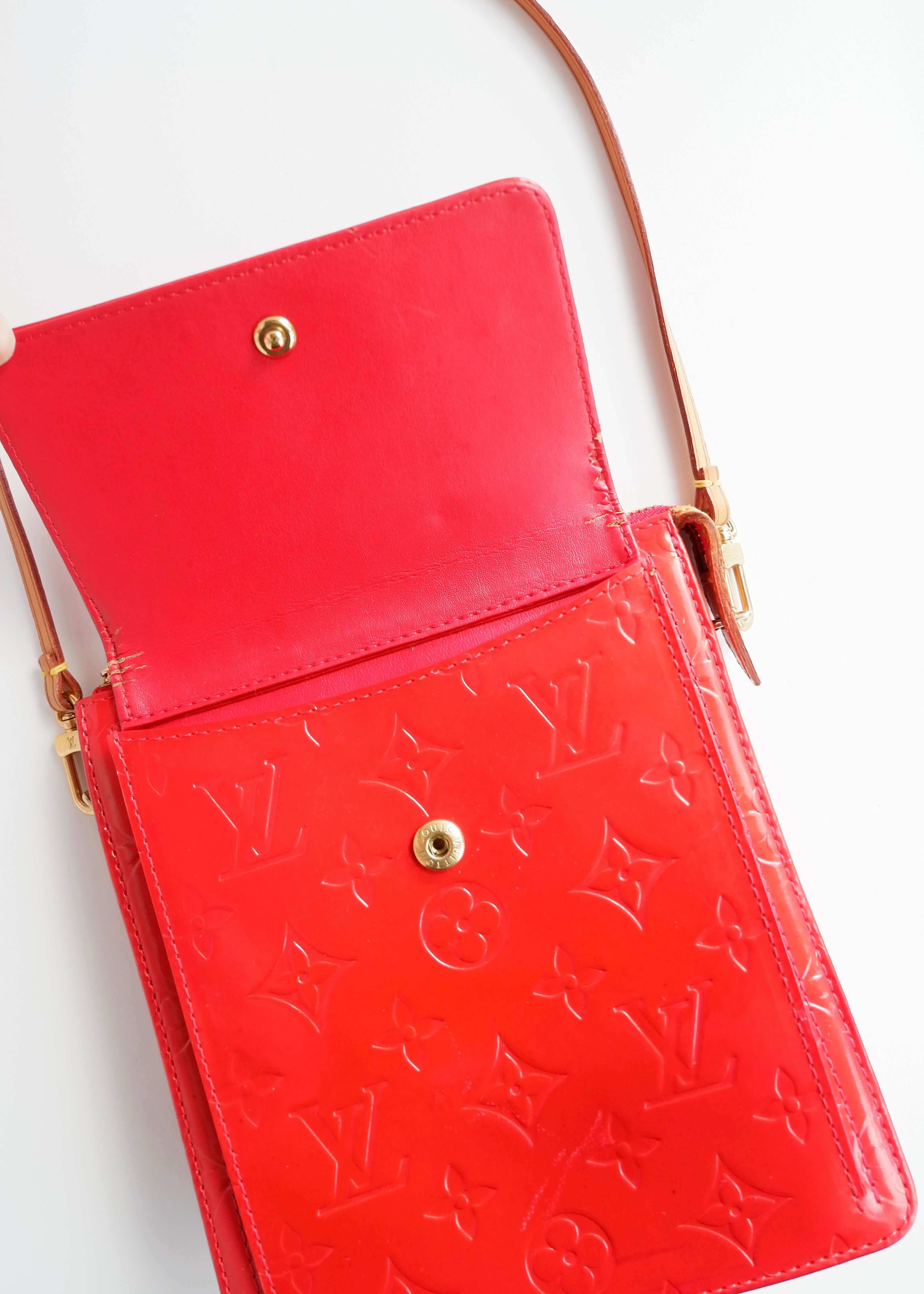 Sac bandoulière Louis Vuitton Monogram Mott Vernis Rouge Authentique d'occasion