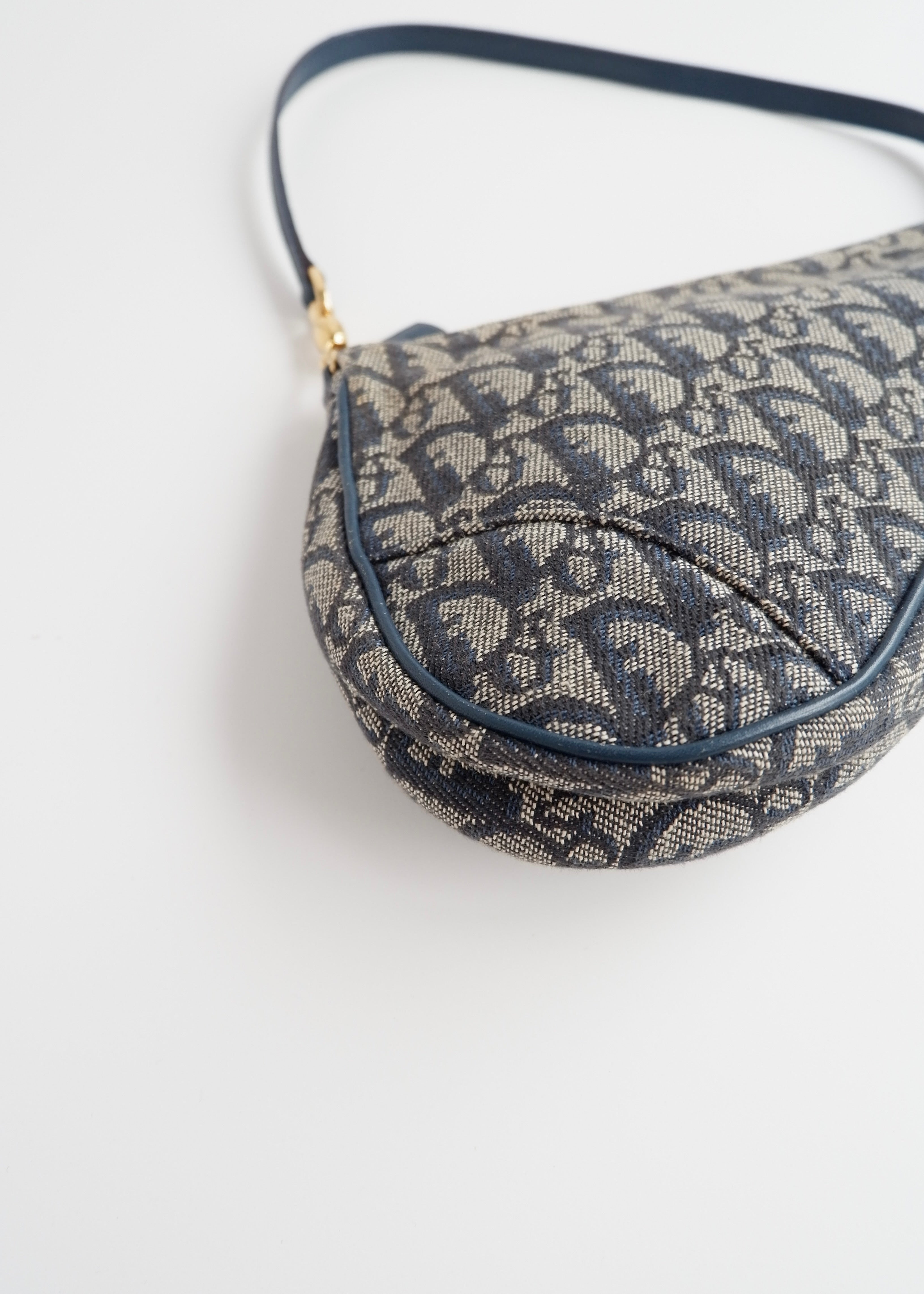 Authentique Sac Saddle Vintage d'Occasion Dior en Toile Oblique Marine