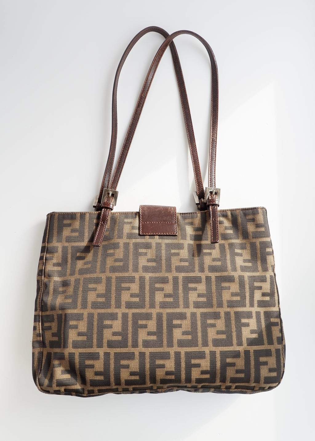 Sac cabas/sac à bandoulière Fendi Zucca authentique d'occasion