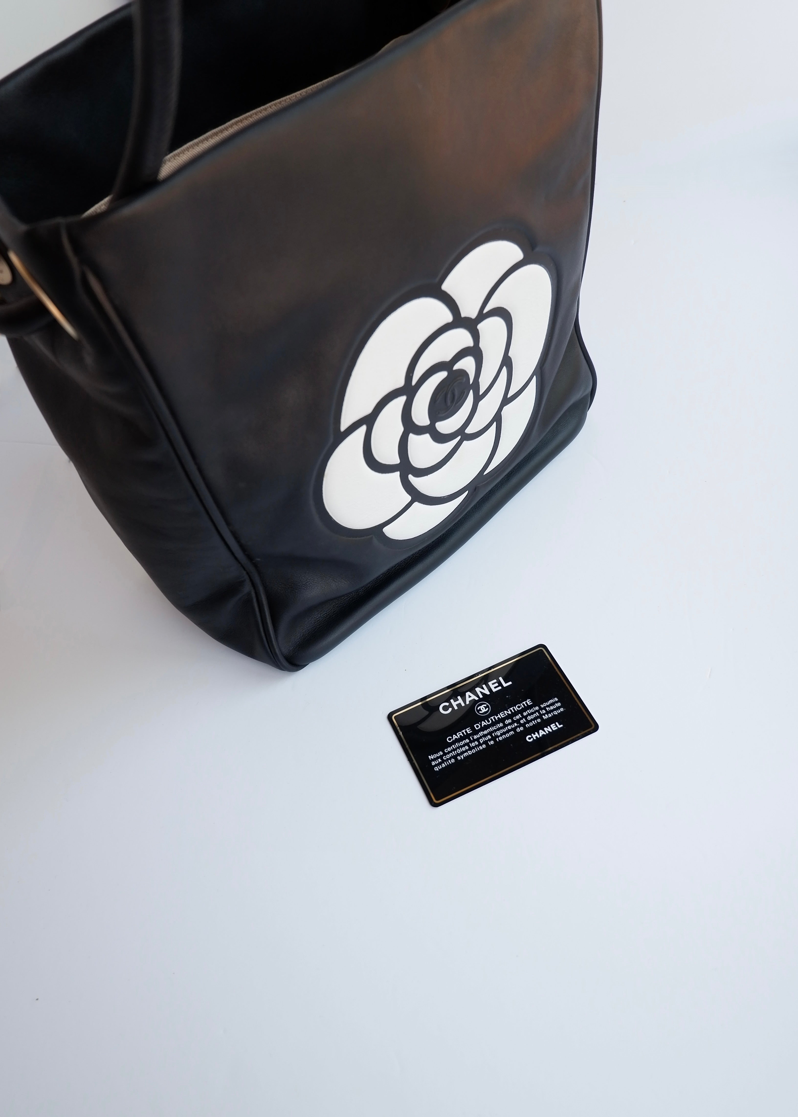 Preowned Chanel Black Leather Camellia Logo Tote Shoulder Bag
