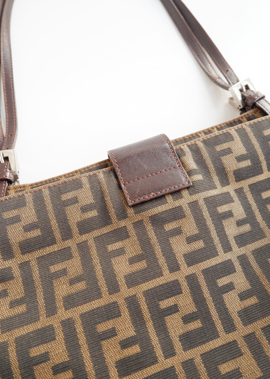 Sac à bandoulière Fendi Hobo Zucca marron authentique d'occasion