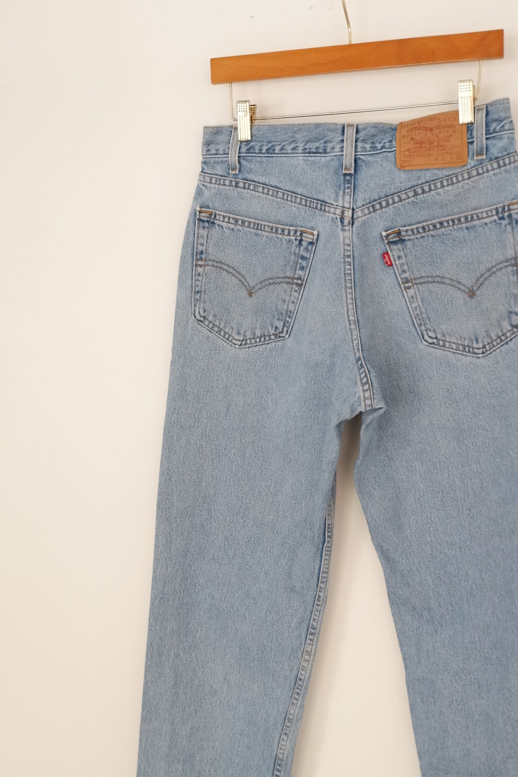 Levis Vintage 550 Medium Light Wash Jeans - 30