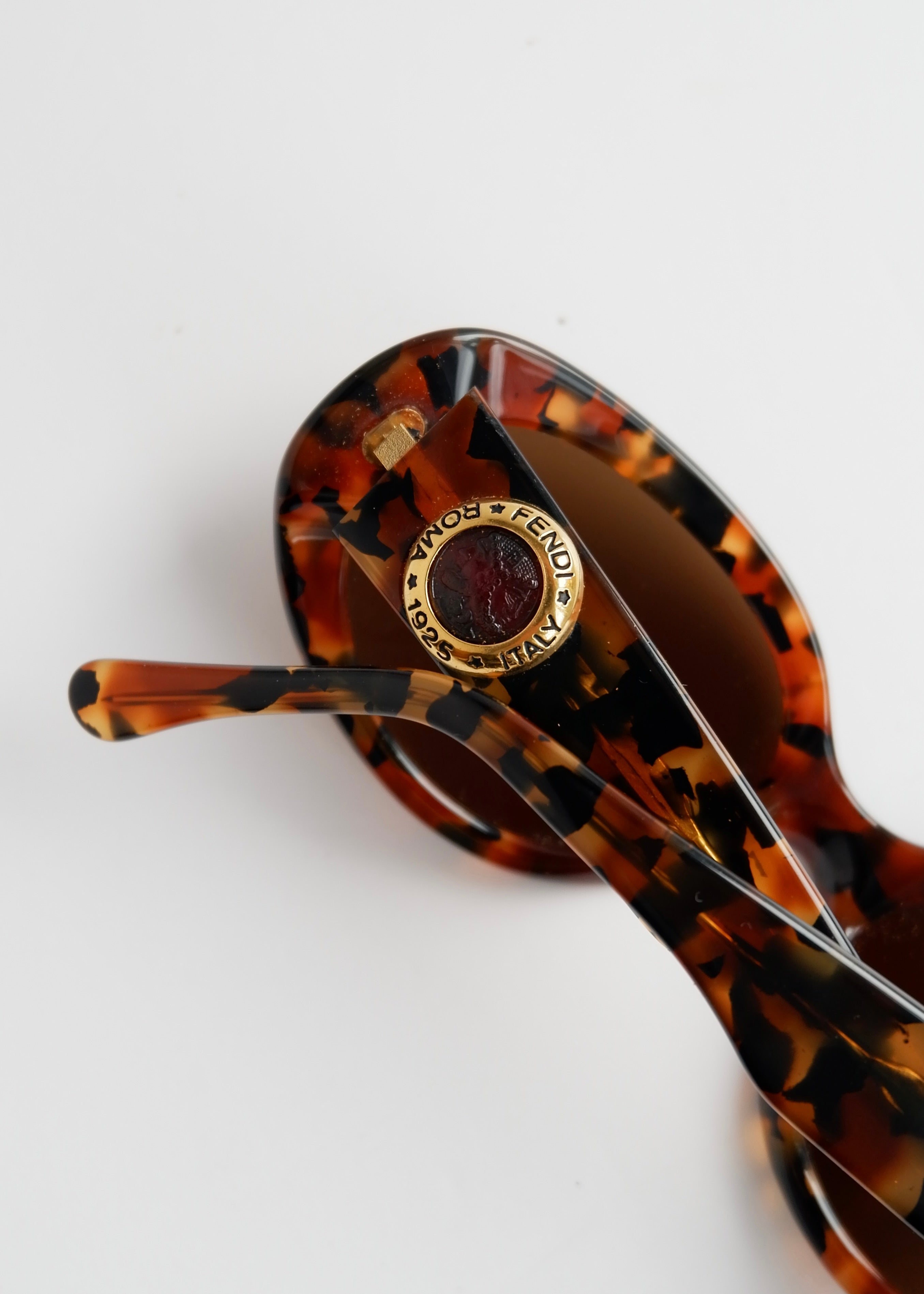 Authentiques lunettes de soleil Fendi d'occasion à monture ronde écaille de tortue marron