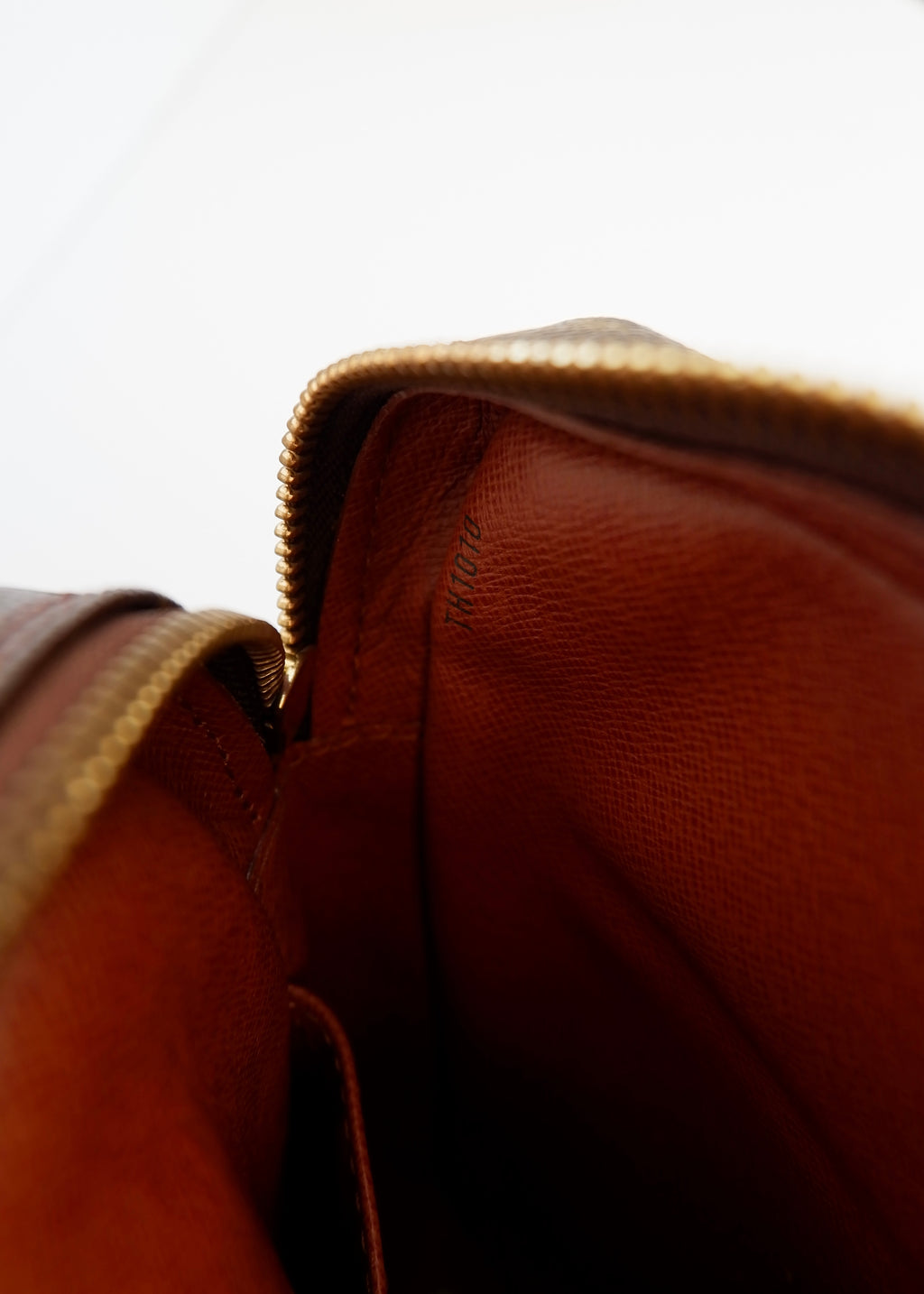 Sac bandoulière Louis Vuitton Amazone Monogram authentique d'occasion