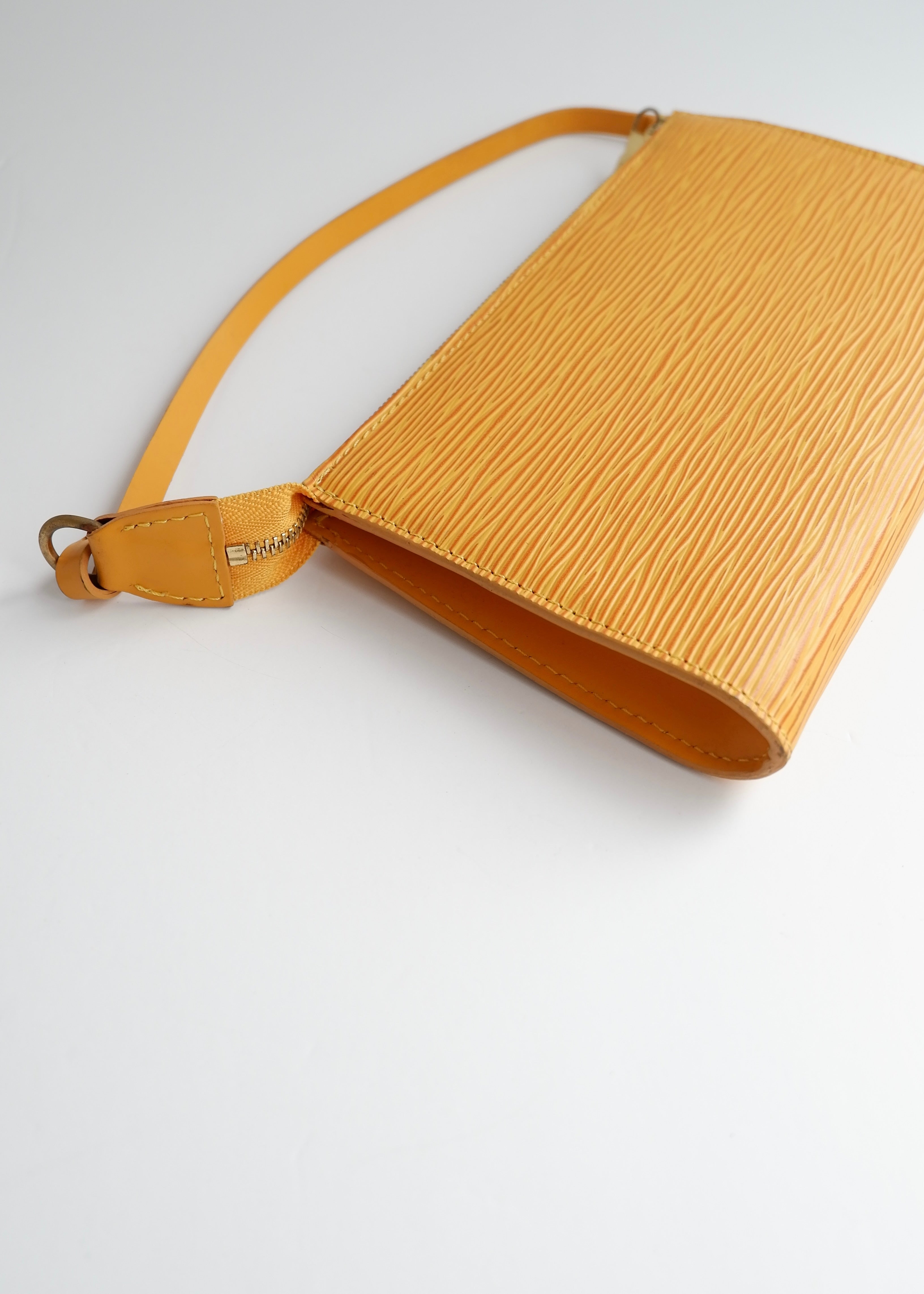 Preowned Louis Vuitton Yellow Epi Leather Pochette Shoulder Bag
