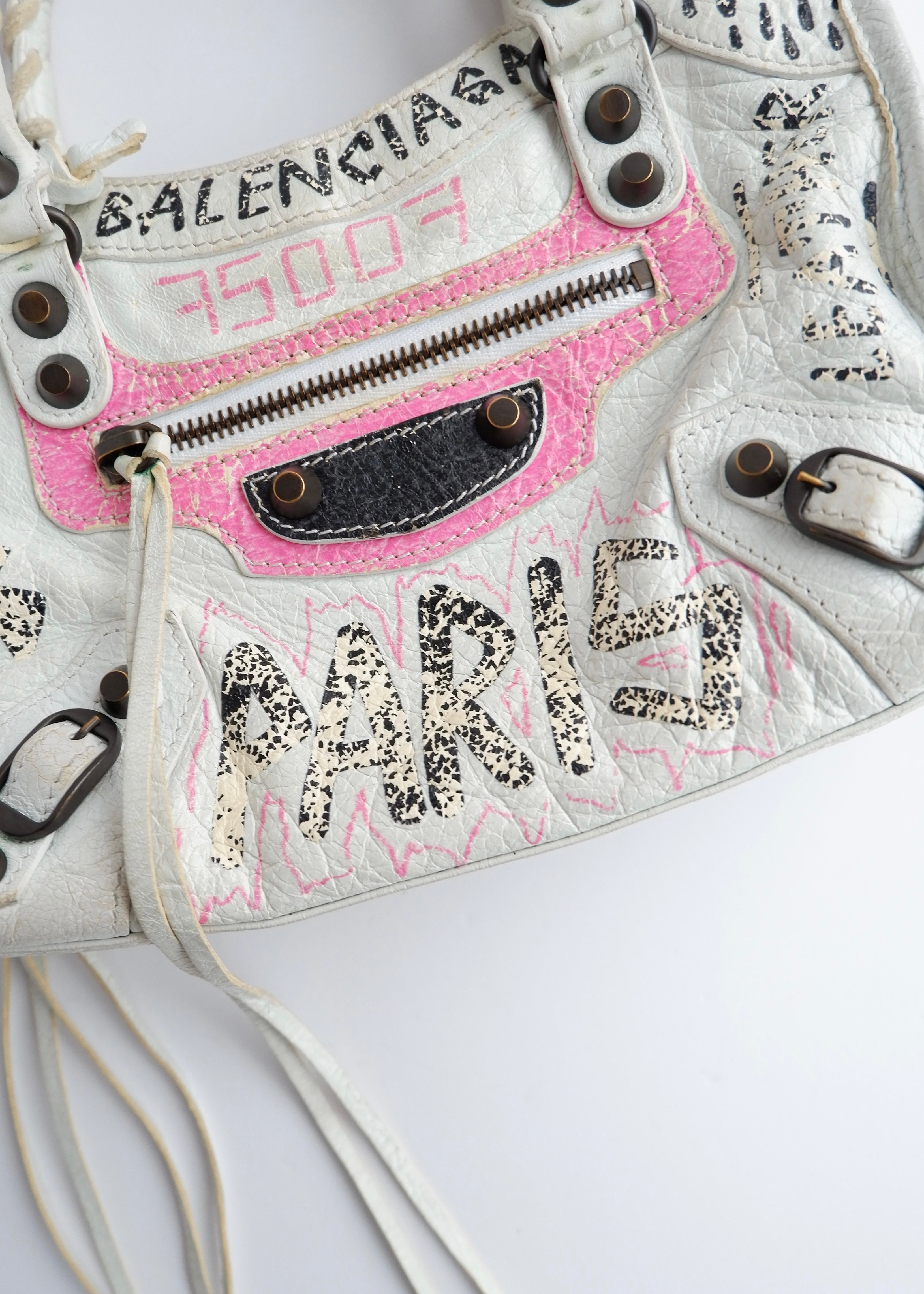 Sac Balenciaga City petite taille en cuir graffiti blanc/rose authentique d'occasion