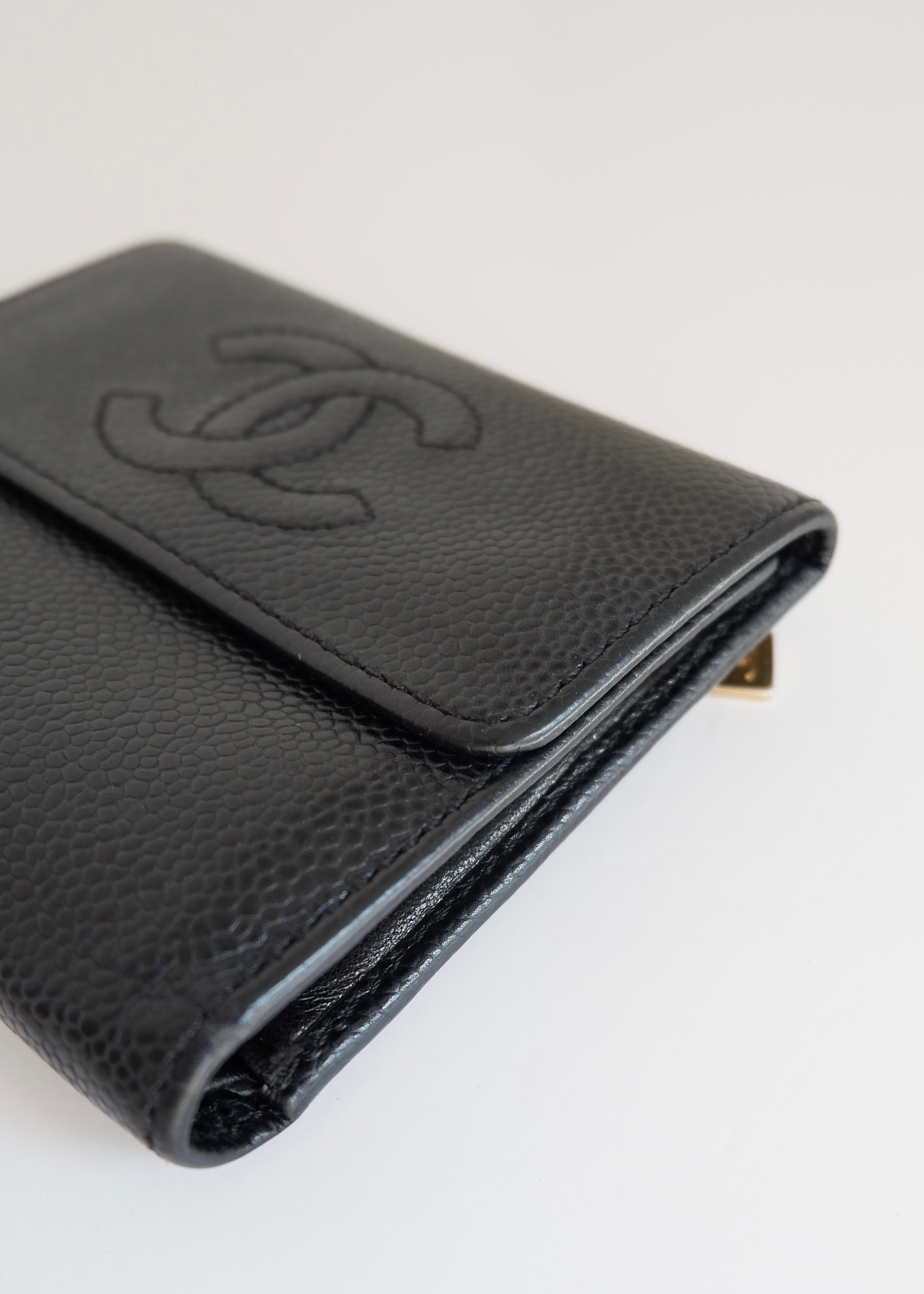 Preowned Chanel Black Caviar Leather Compact Wallet