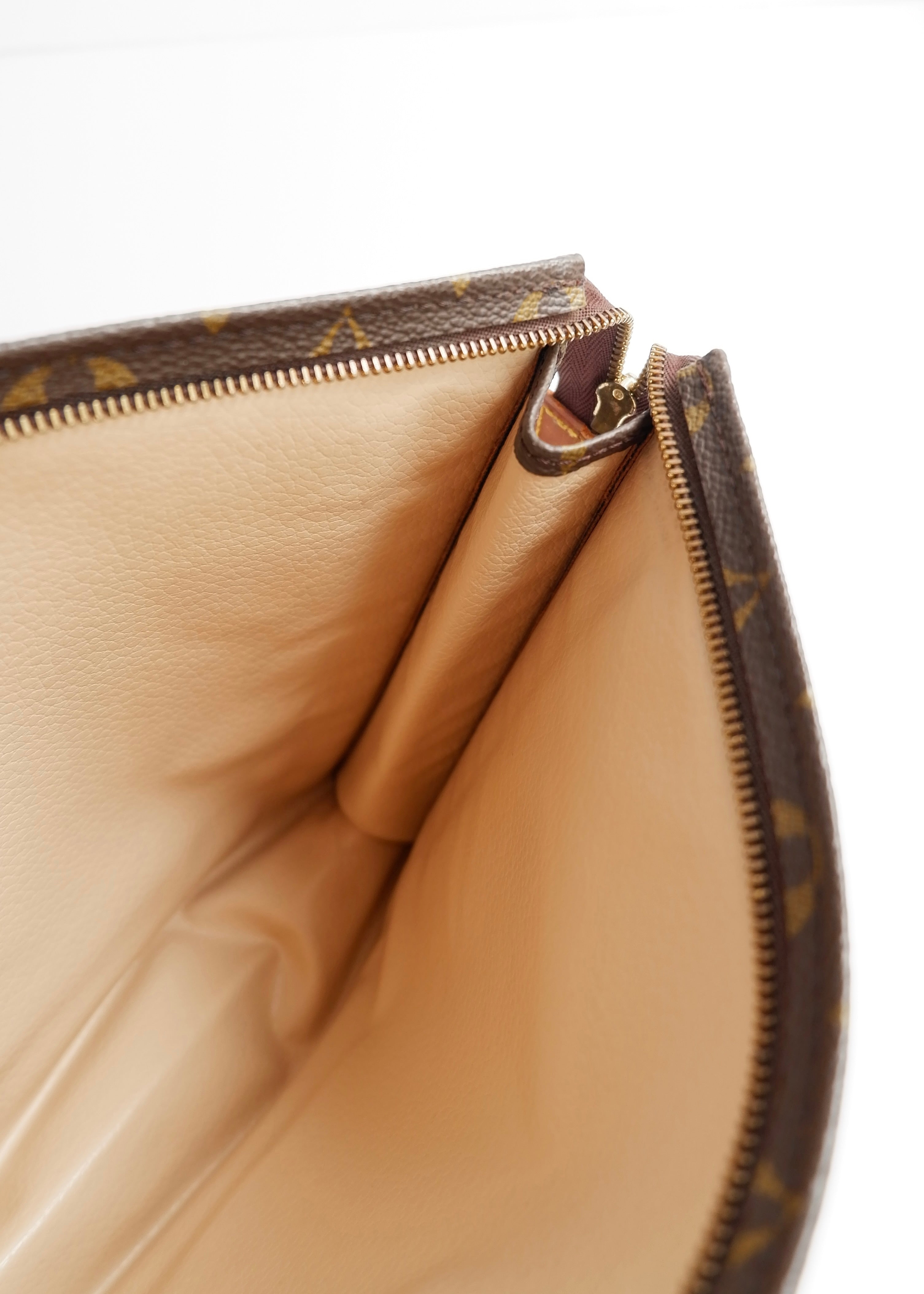 Preowned Louis Vuitton Monogram Toiletry 26 Pouch