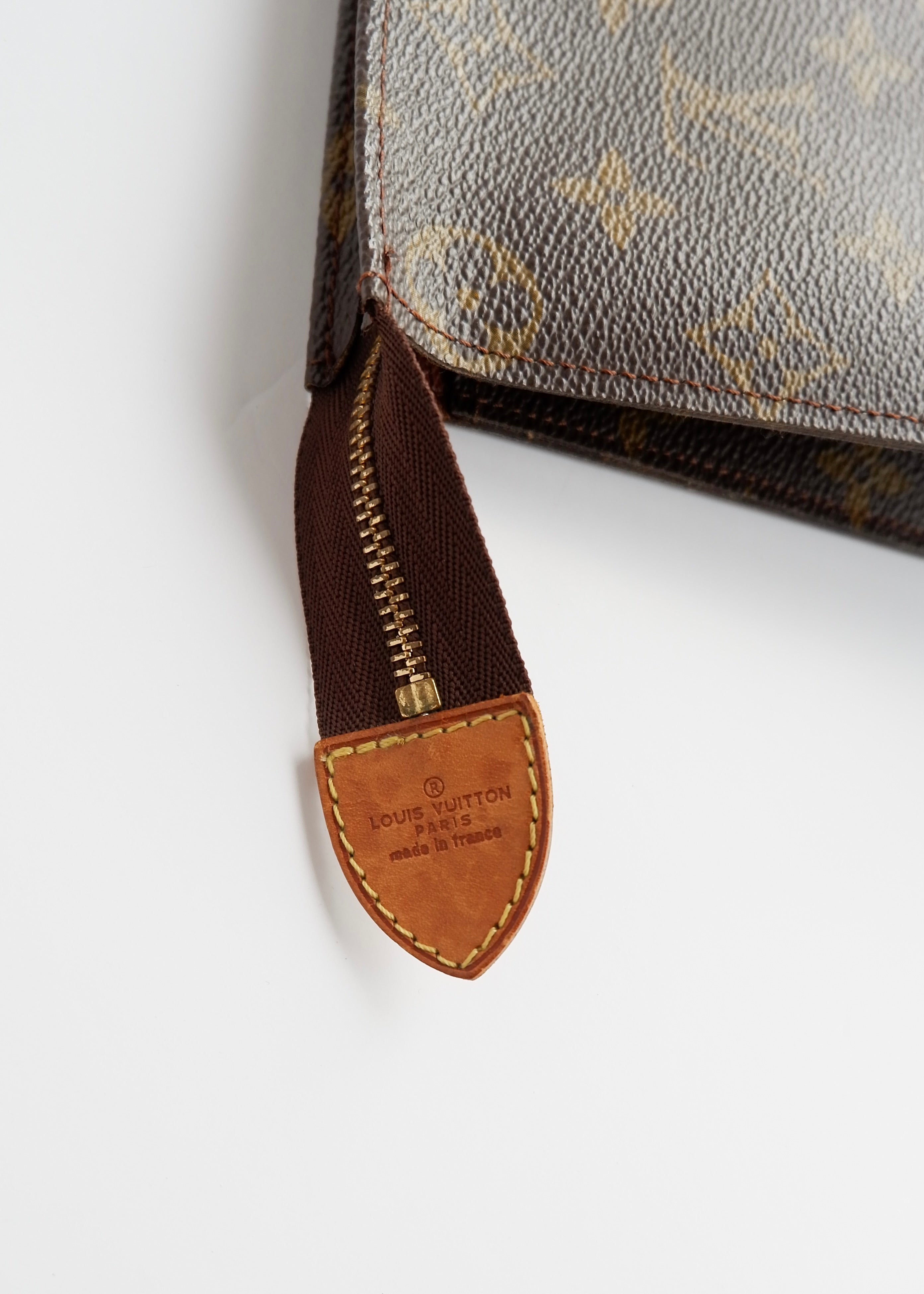 Authentic Preowned Vintage Louis Vuitton Mongram Toiletry 26