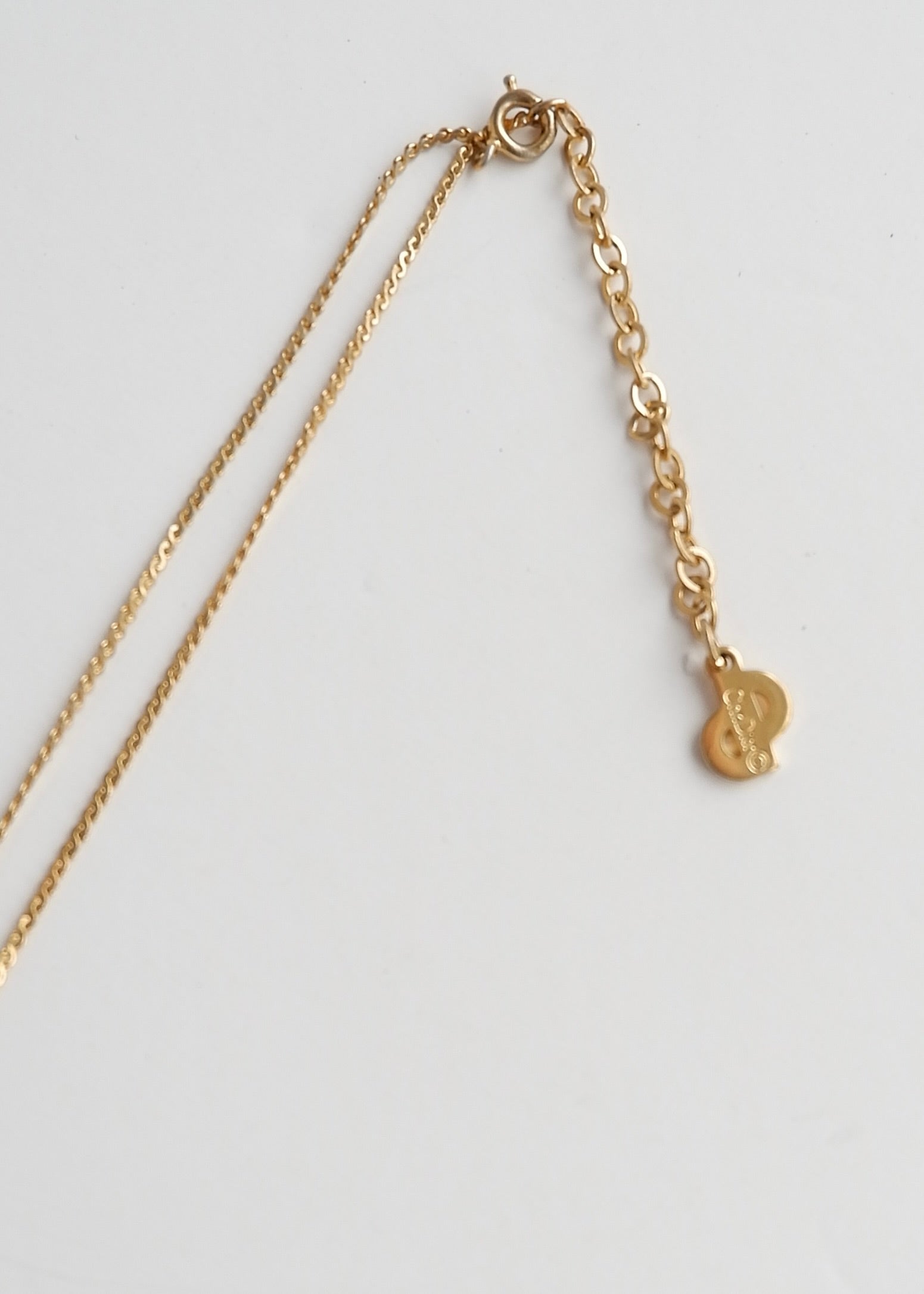 Authentique Collier Dior Vintage Pré-aimé en Métal Doré avec Logo CD