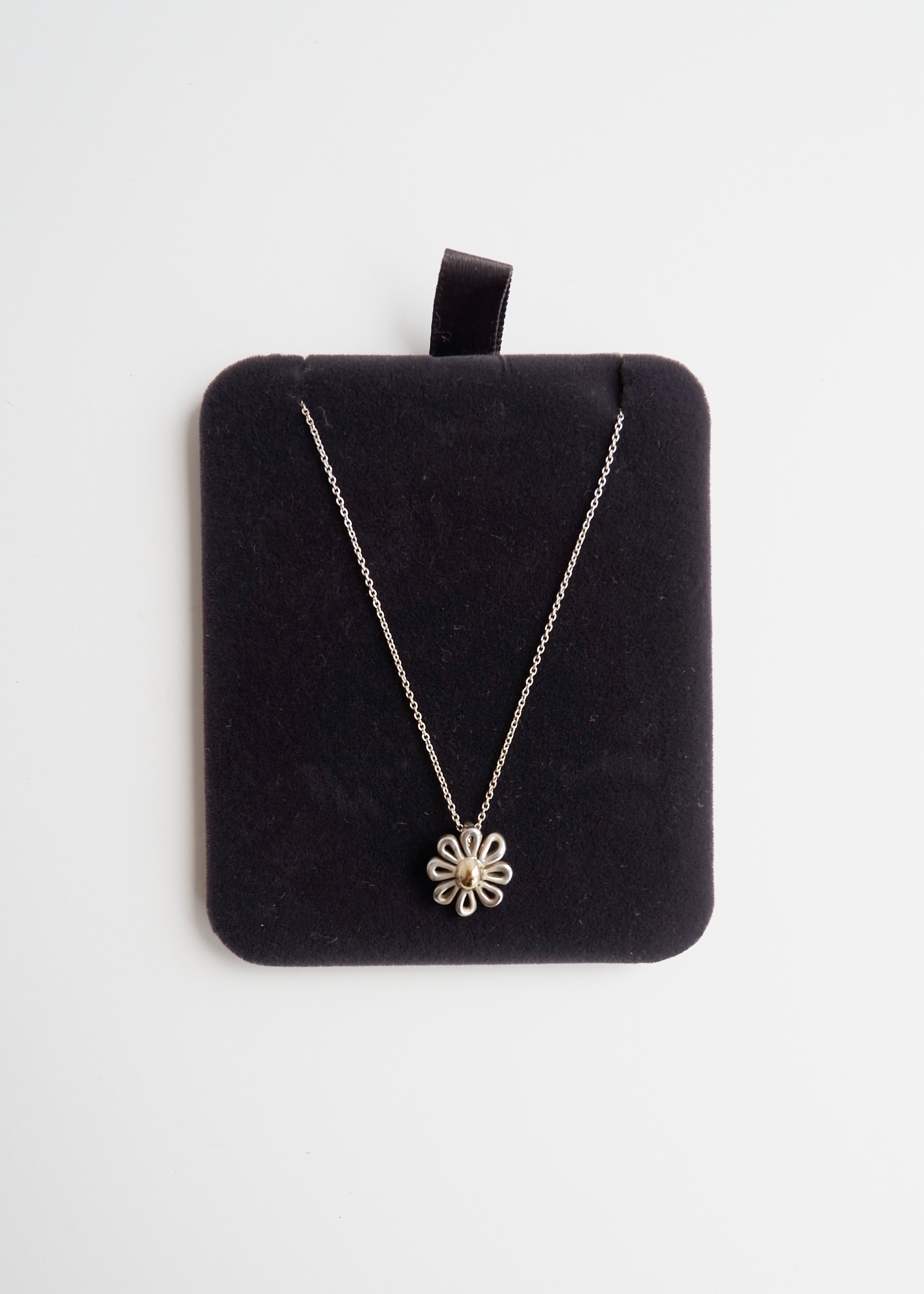 Authentic Preowned Tiffany & Co. Paloma Picasso (925) Silver Daisy Flower Pendant Necklace