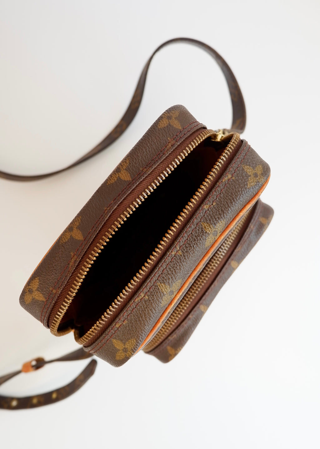 Sac bandoulière Louis Vuitton Amazone Monogram authentique d'occasion