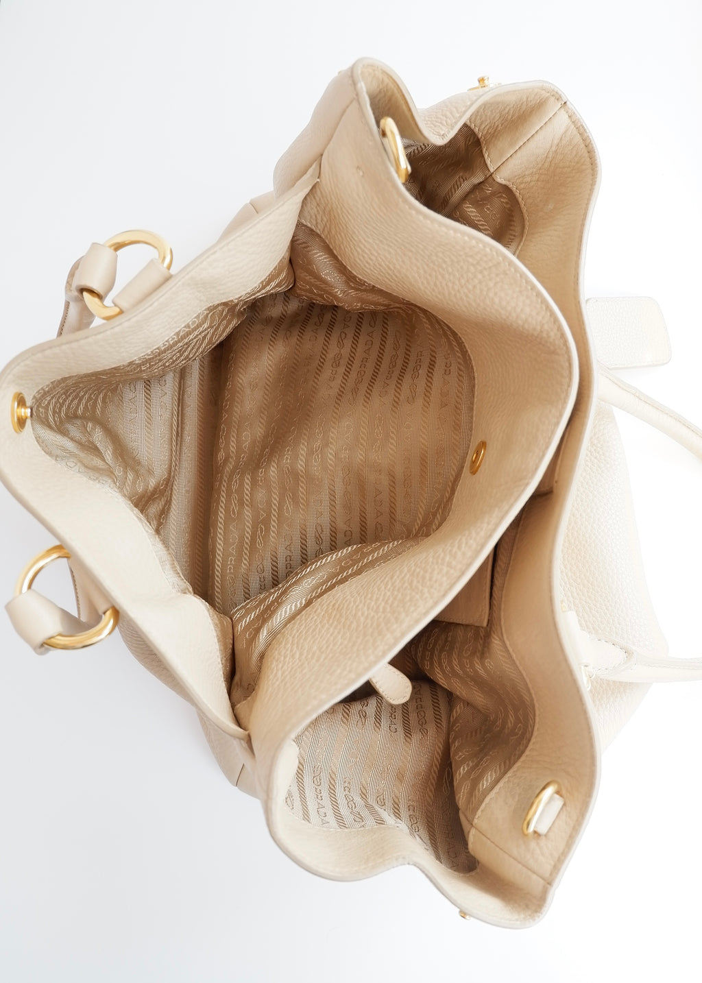 Sac cabas/bandoulière Prada en cuir beige, authentique, d'occasion
