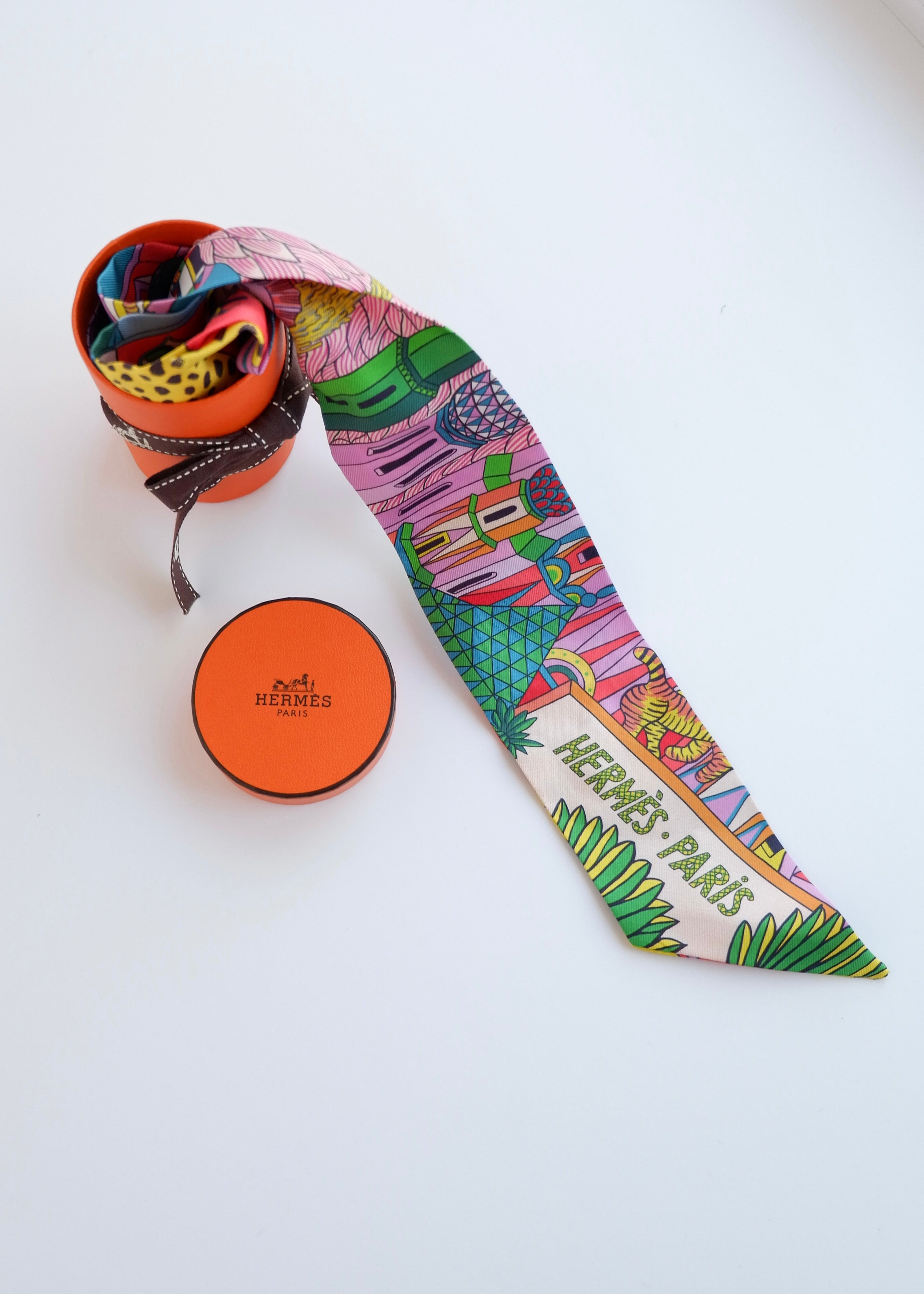 Twilly Hermès authentique d'occasion 100 % soie