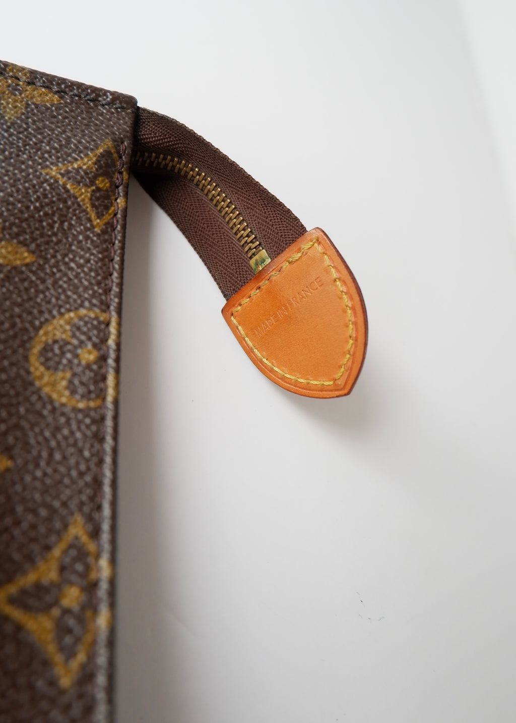 Preowned Louis Vuitton Monogram Toiletry 26 Pouch