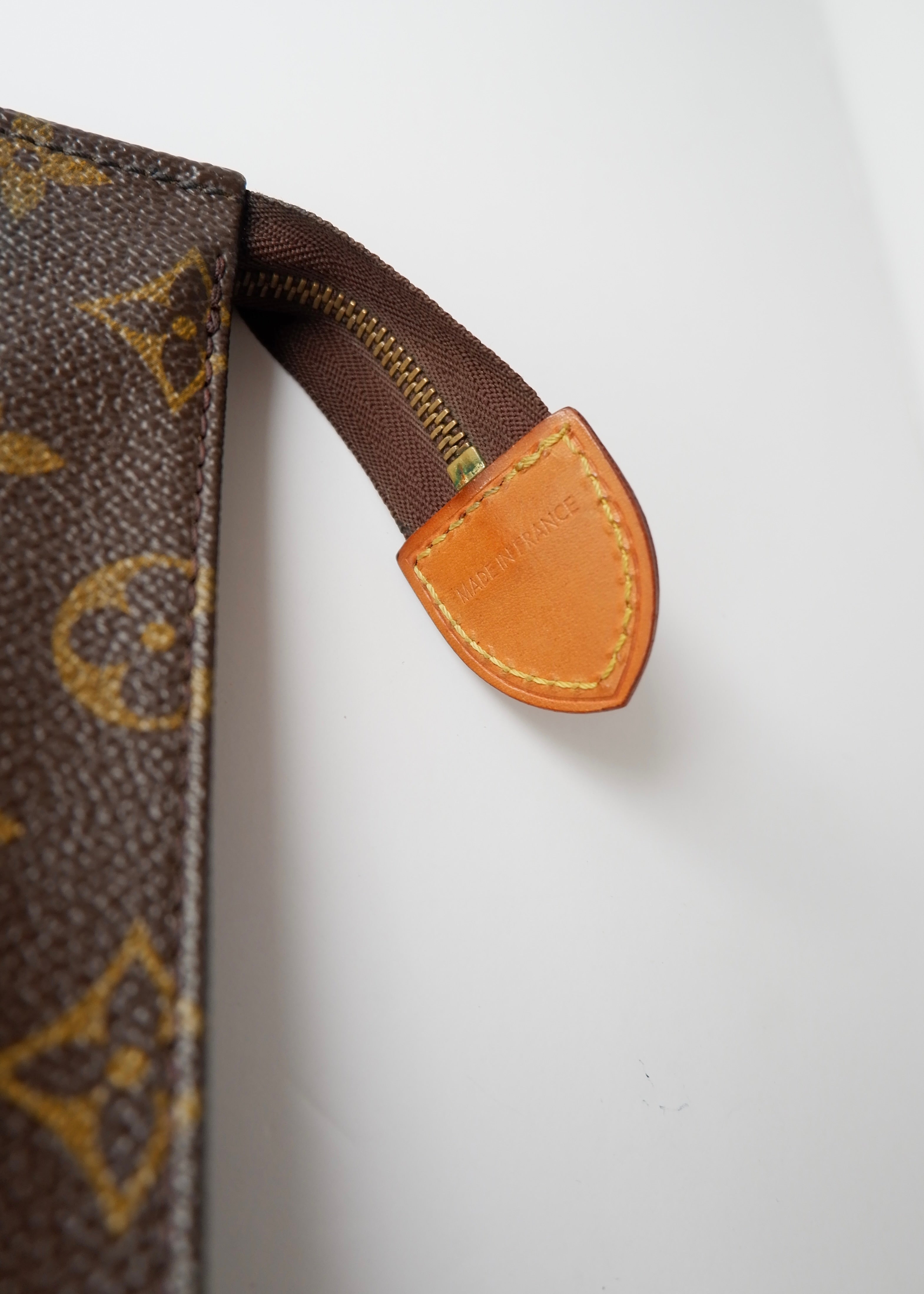 Preowned Louis Vuitton Monogram Toiletry 26 Pouch
