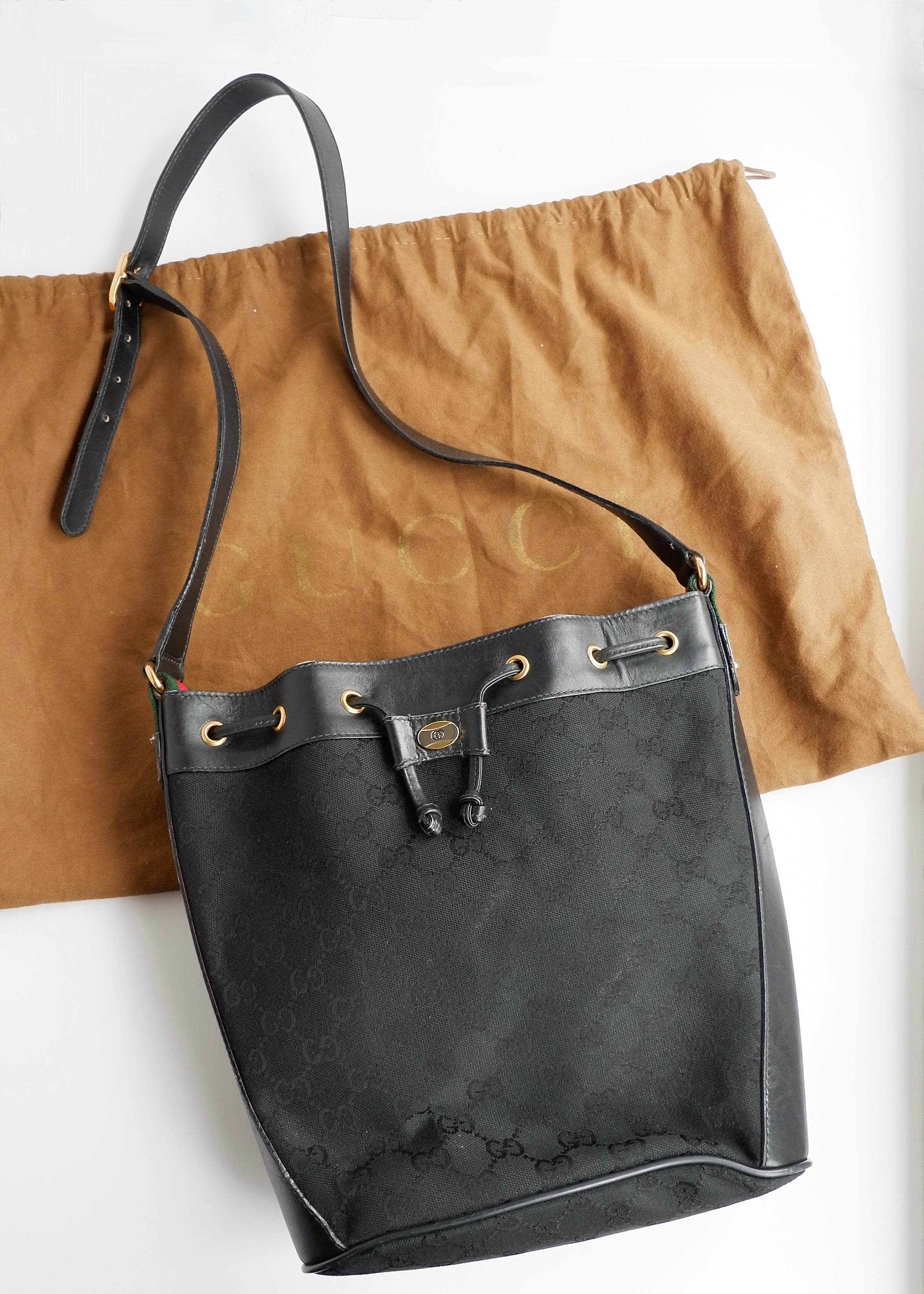 Preowned Gucci Black GG Canvas Drawstring Crossbody Bag