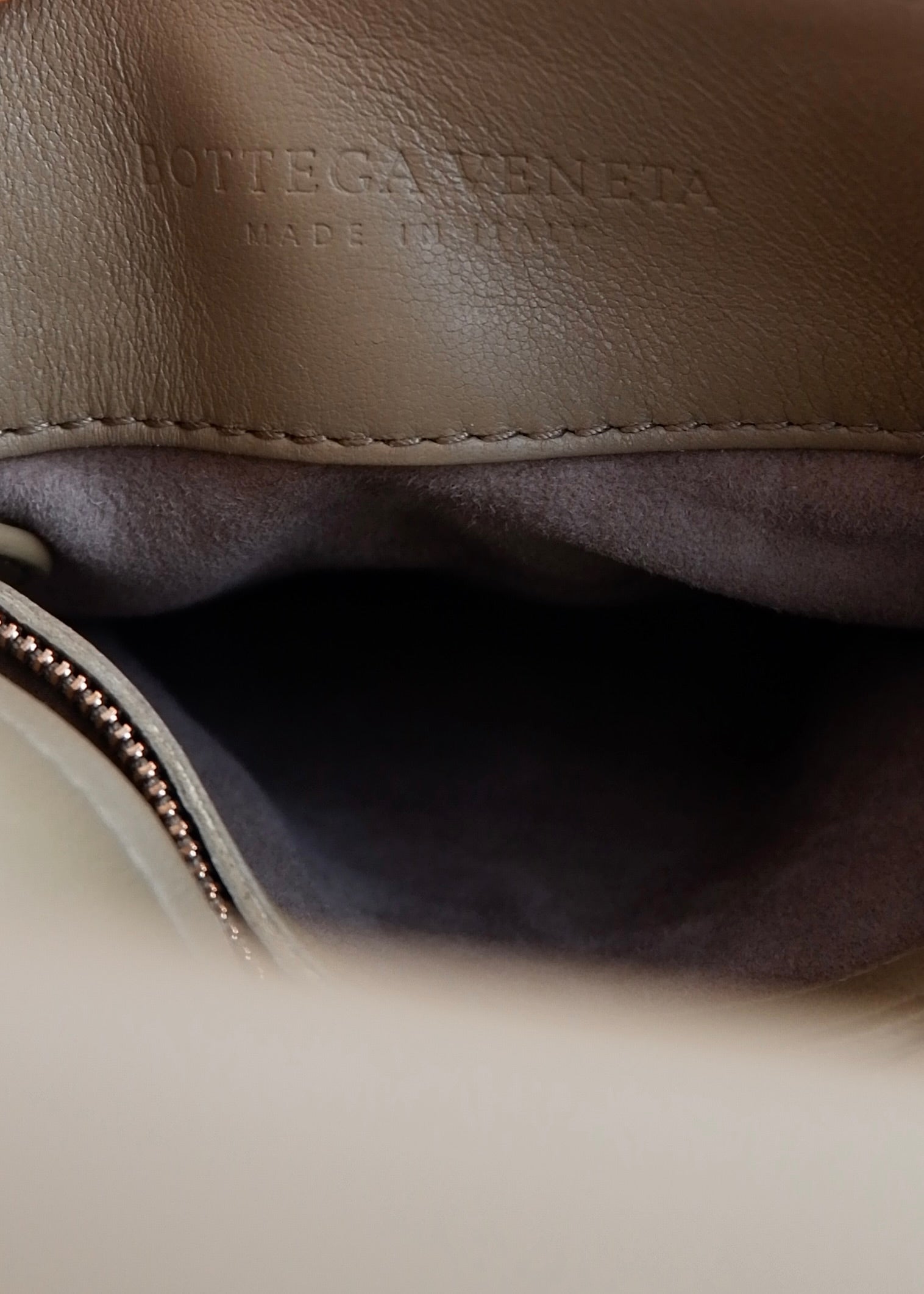Sac à main en cuir embossé marron/beige Bottega Veneta d'occasion authentique