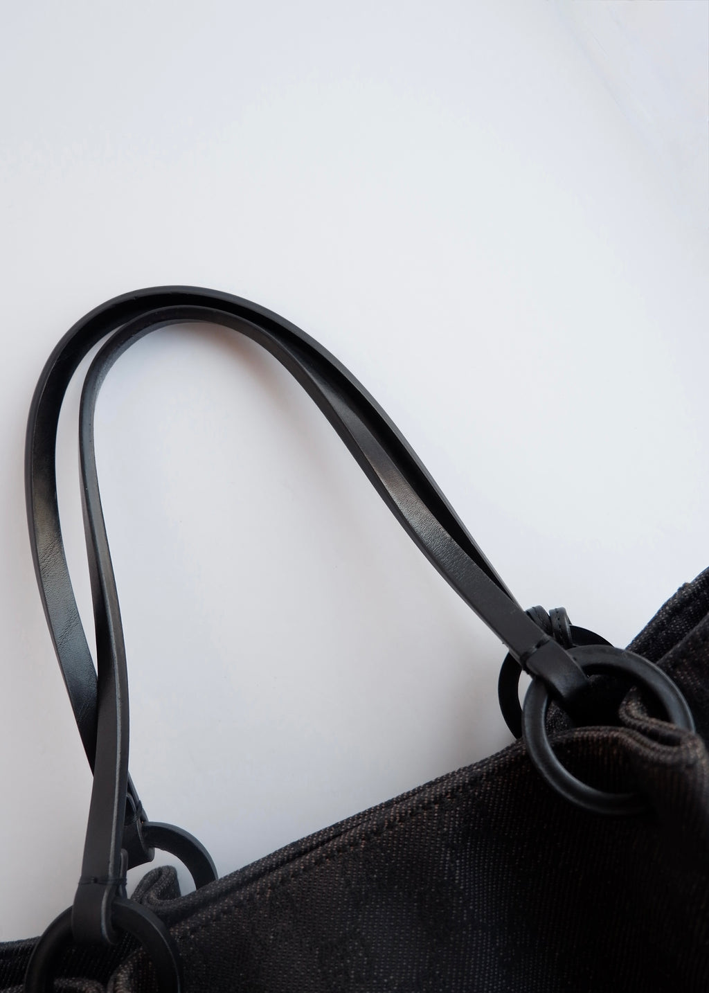 Authentique sac bandoulière Gucci d'occasion en toile GG en jean/cuir noir