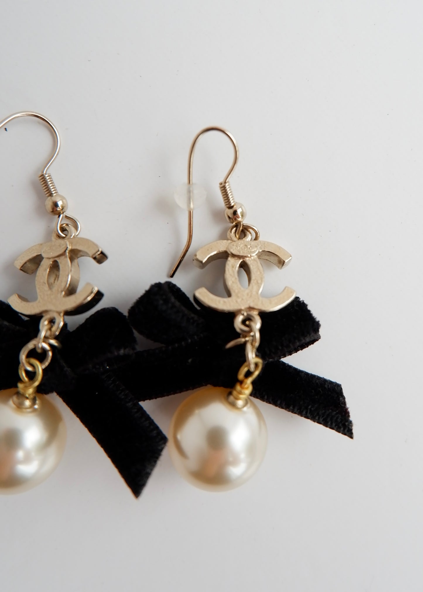 Authentic Preowned Chanel Black/ Gold CC Logo Bow Detail Drop Pearl Earings