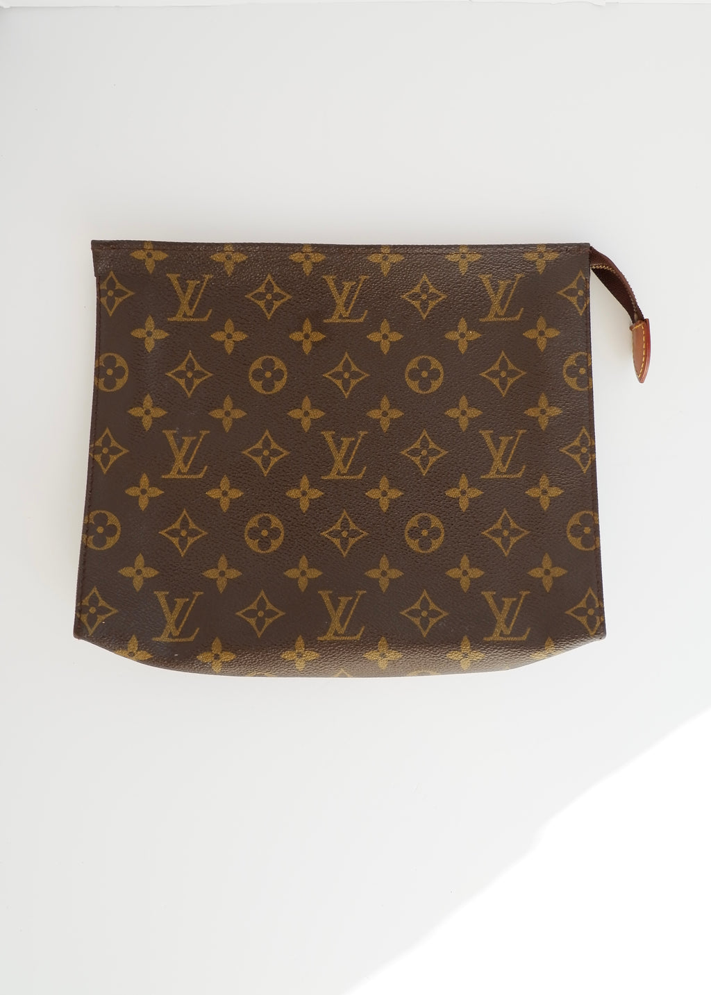 Authentique trousse de toilette monogramme Louis Vuitton d'occasion 26