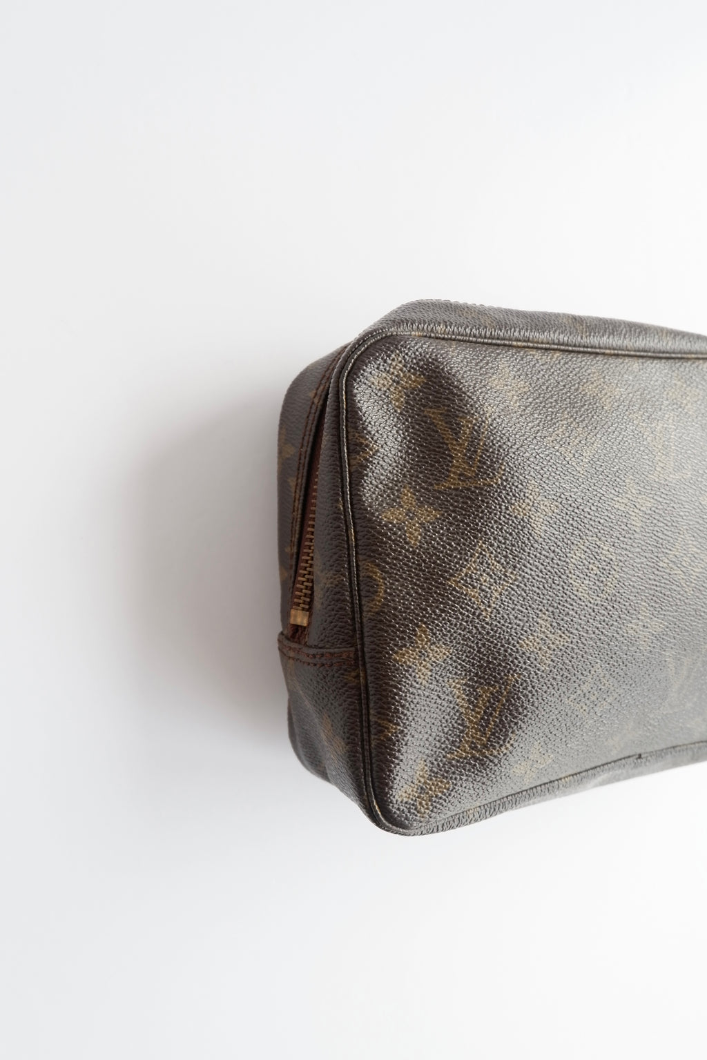 Authentique sac de toilette Louis Vuitton Monogram petite taille, d'occasion, vintage